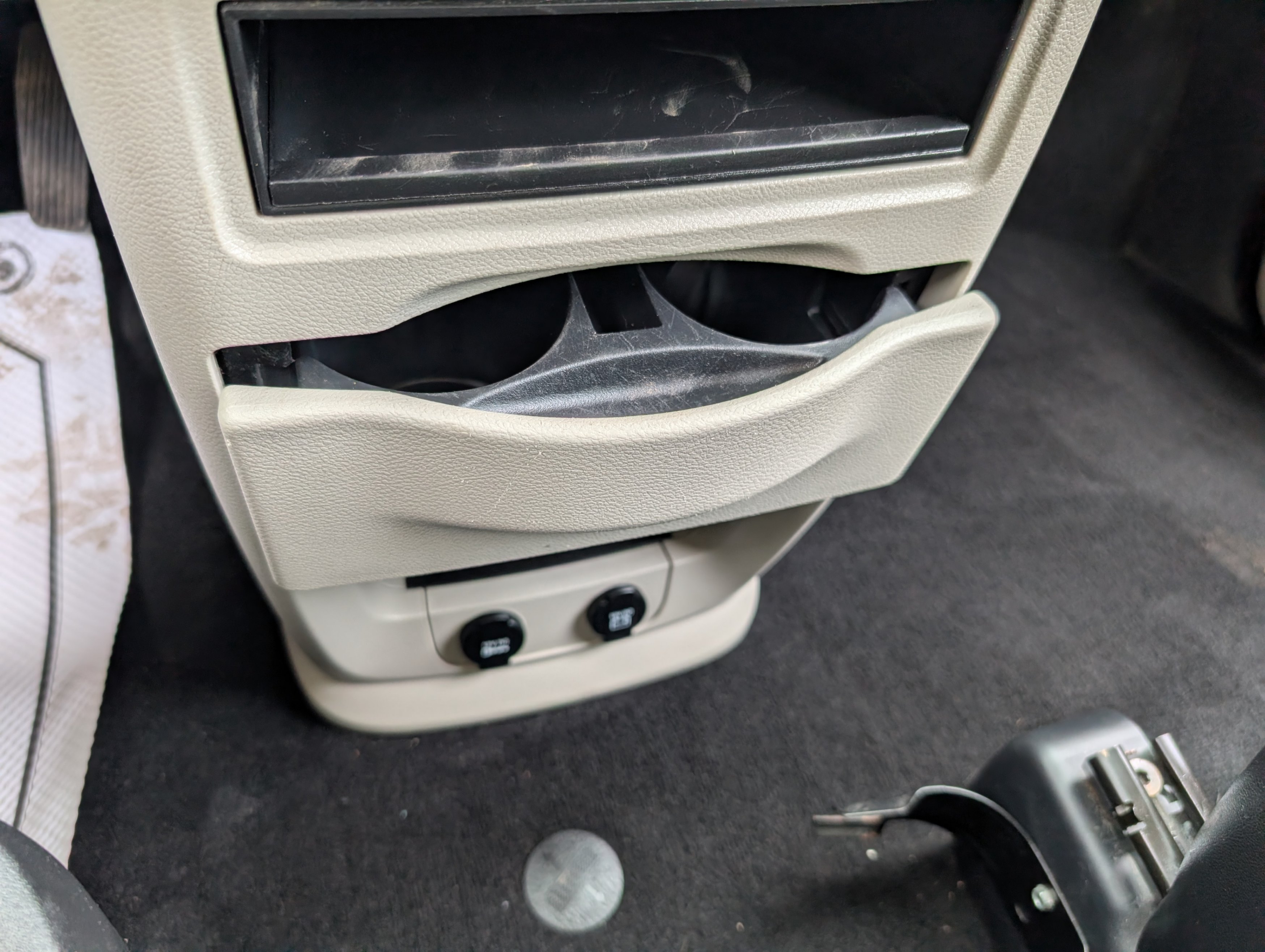 /artaautosales/2014-Dodge-GrandCaravan-22040543486408137.jpg