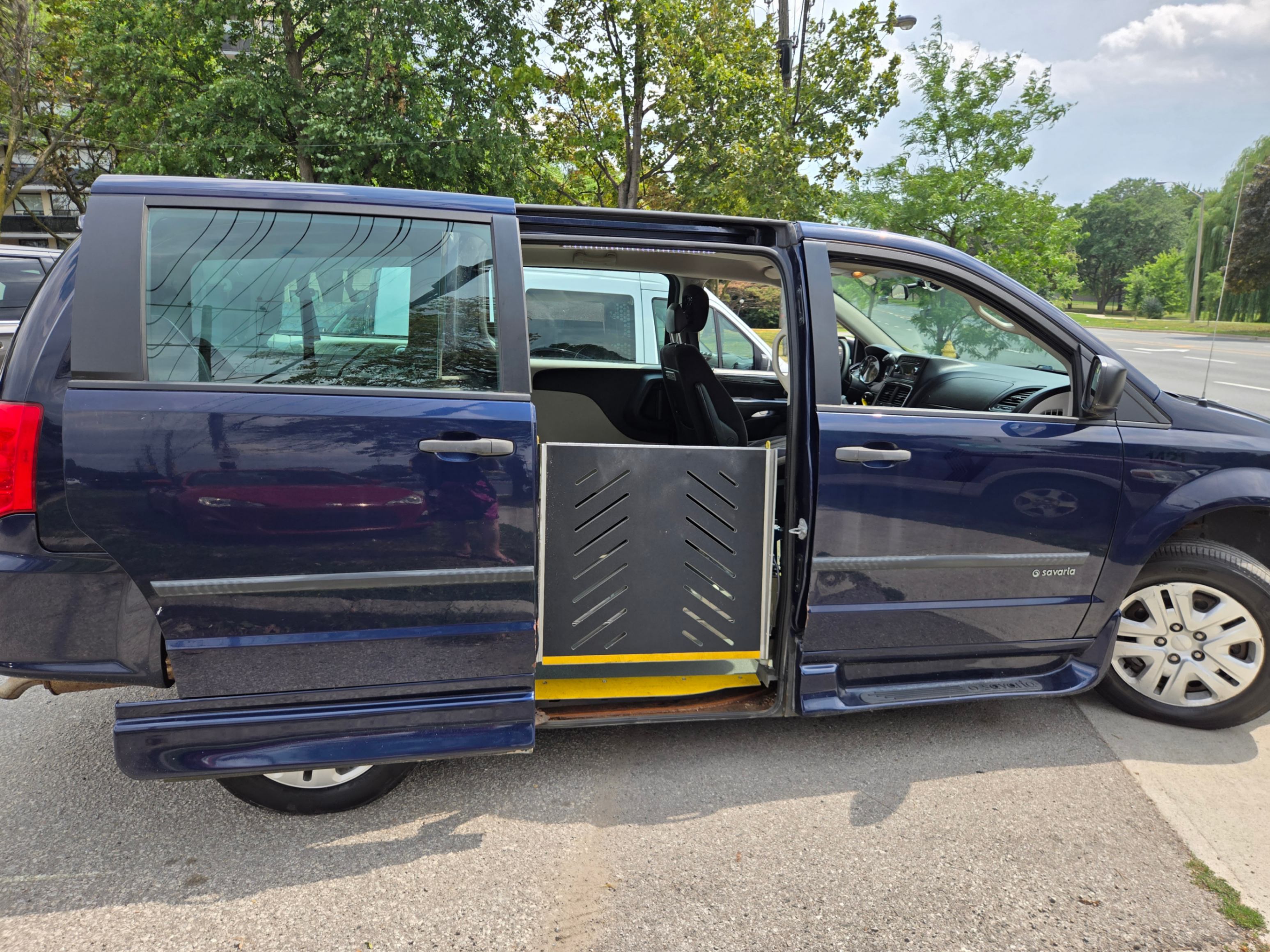 /artaautosales/2014-Dodge-GrandCaravan-26257715697401895.jpg