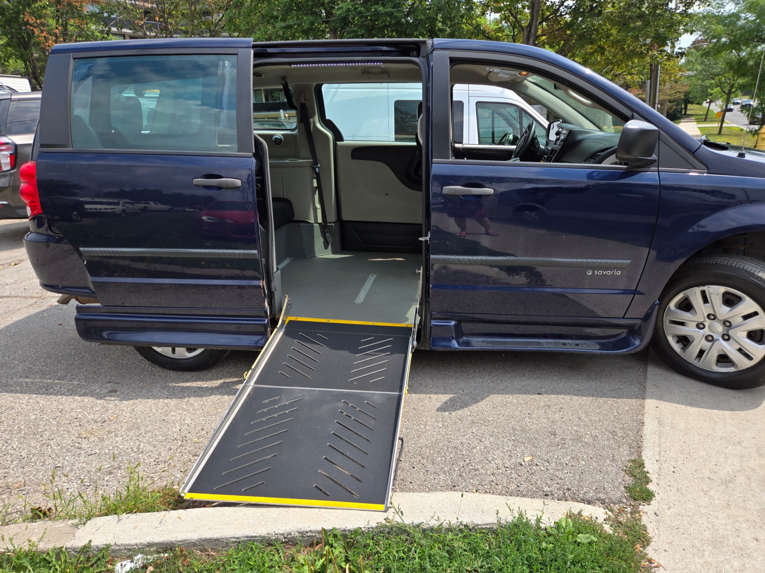 /artaautosales/2014-Dodge-GrandCaravan-5982116722302058.jpg