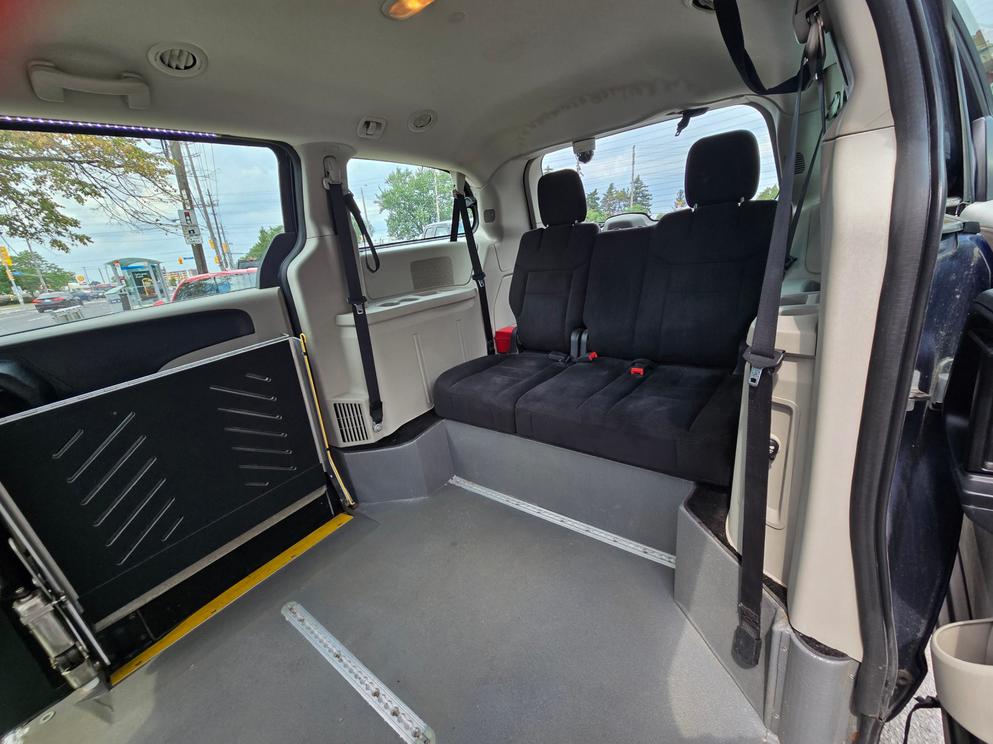 /artaautosales/2014-Dodge-GrandCaravan-6376346049026154.jpg