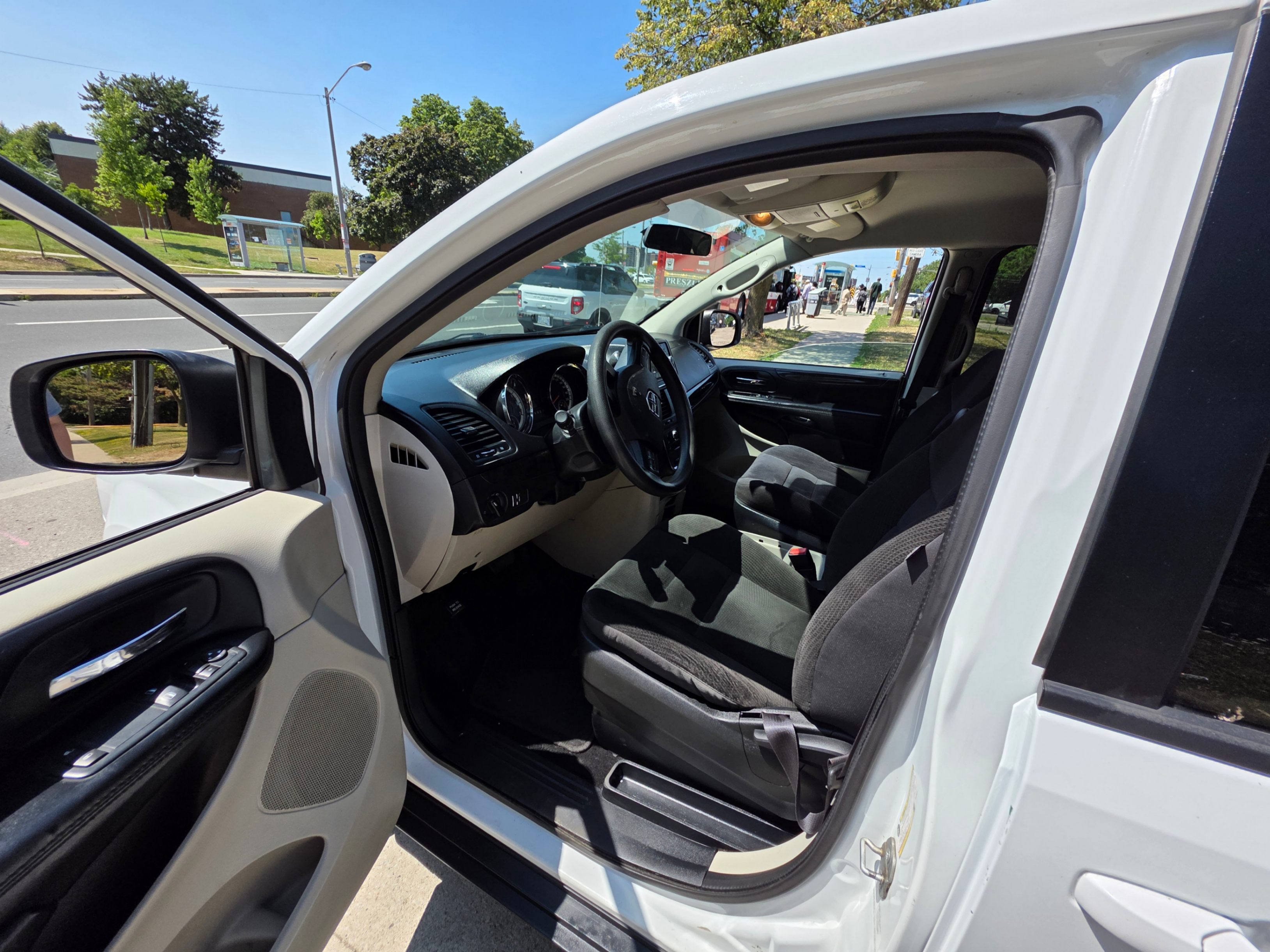 /artaautosales/2014-Dodge-GrandCaravan-8126534644835641.jpg