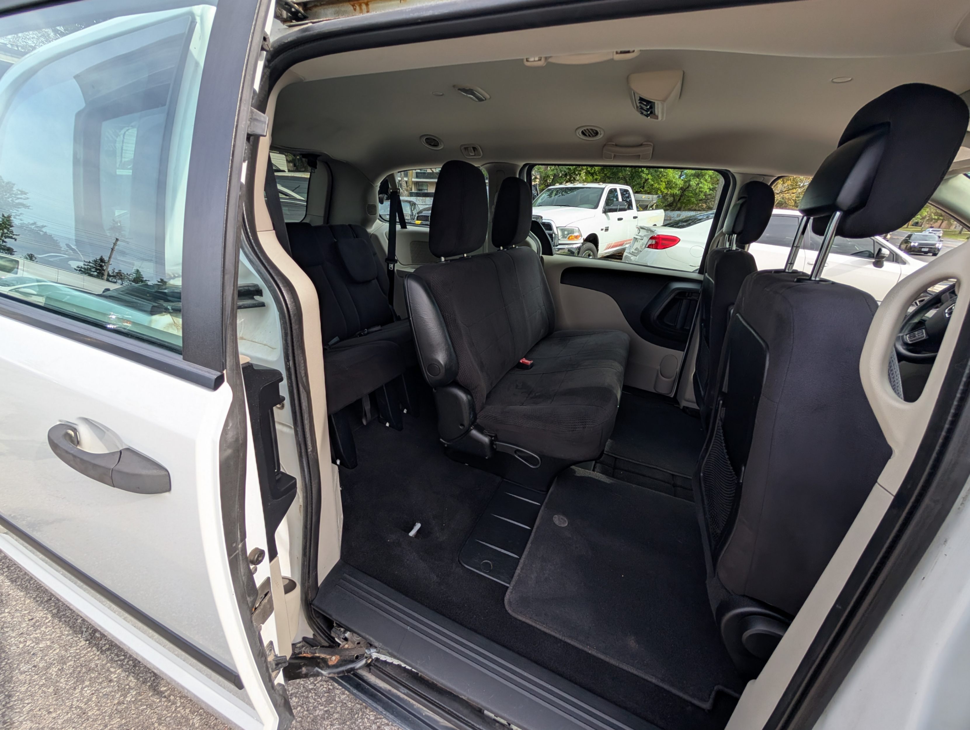 /artaautosales/2014-Dodge-GrandCaravan-8403179666445848.jpg