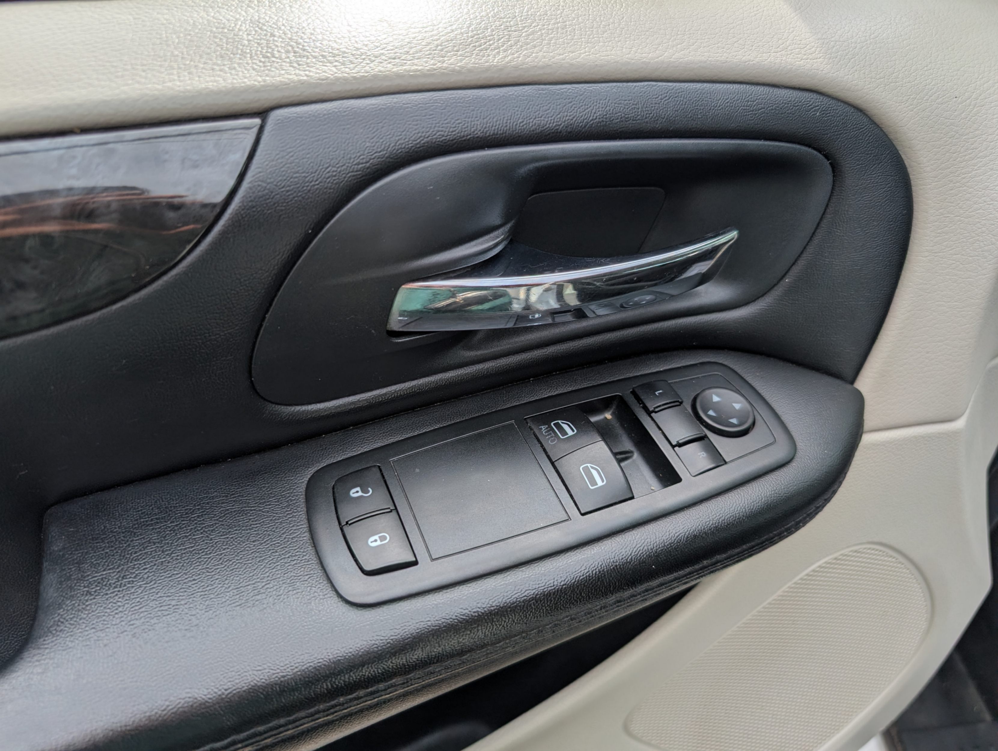 /artaautosales/2014-Dodge-GrandCaravan-8505941550680371.jpg