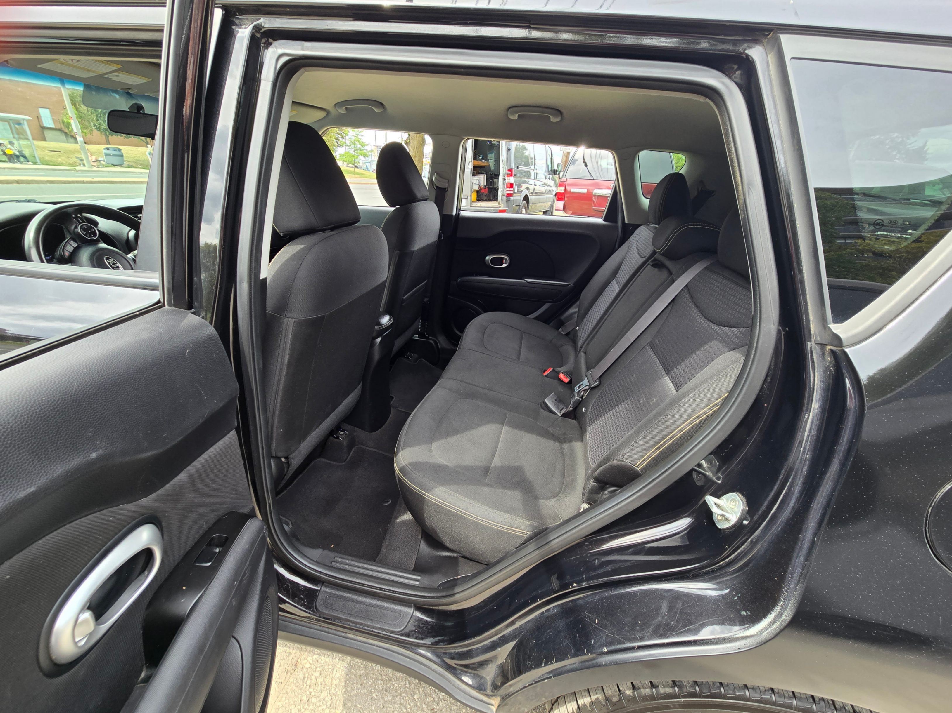 /artaautosales/2014-Kia-Soul-5556168382861864.jpg