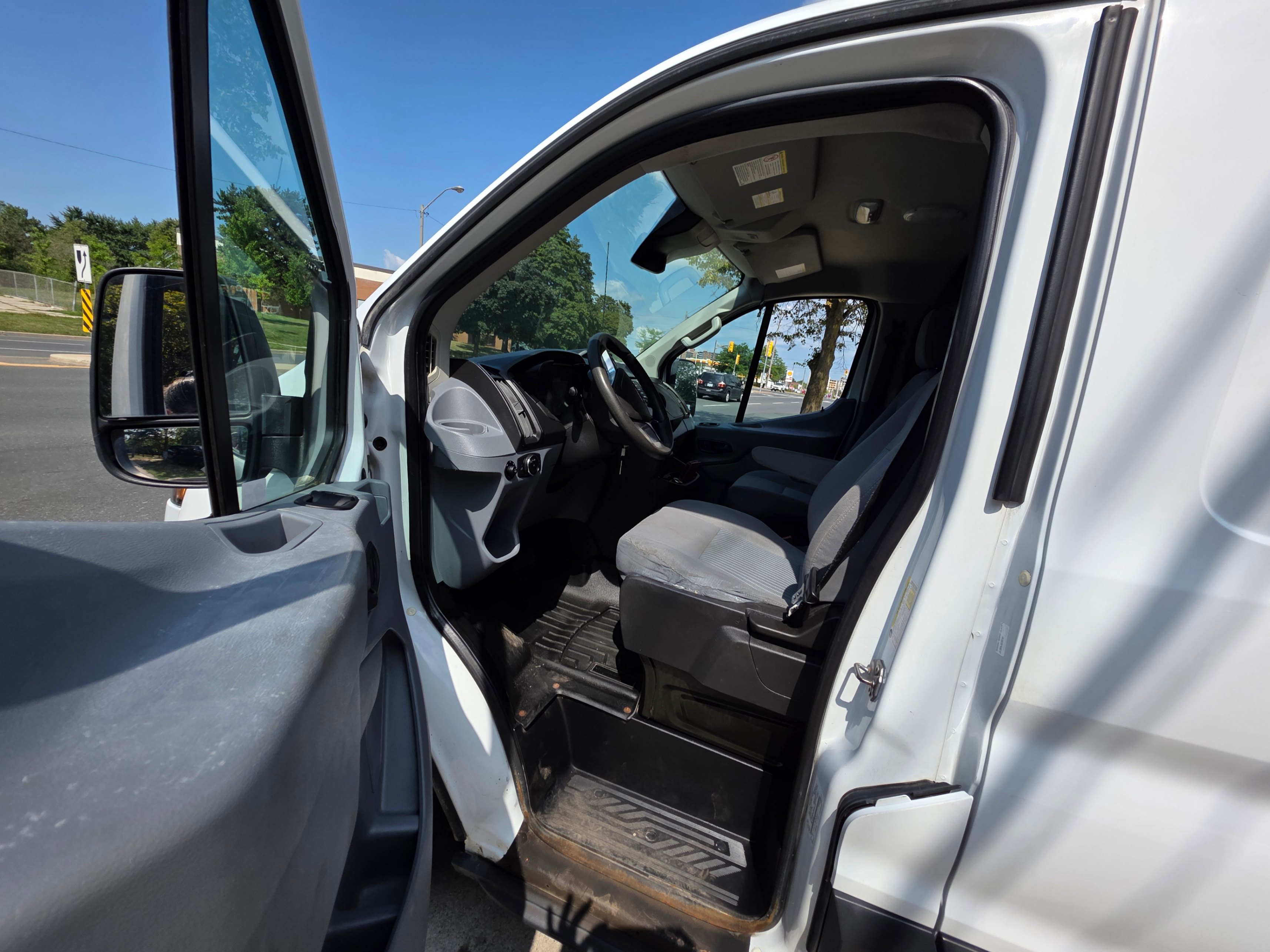 /artaautosales/2018-Ford-Transit-004432939199505048.jpg