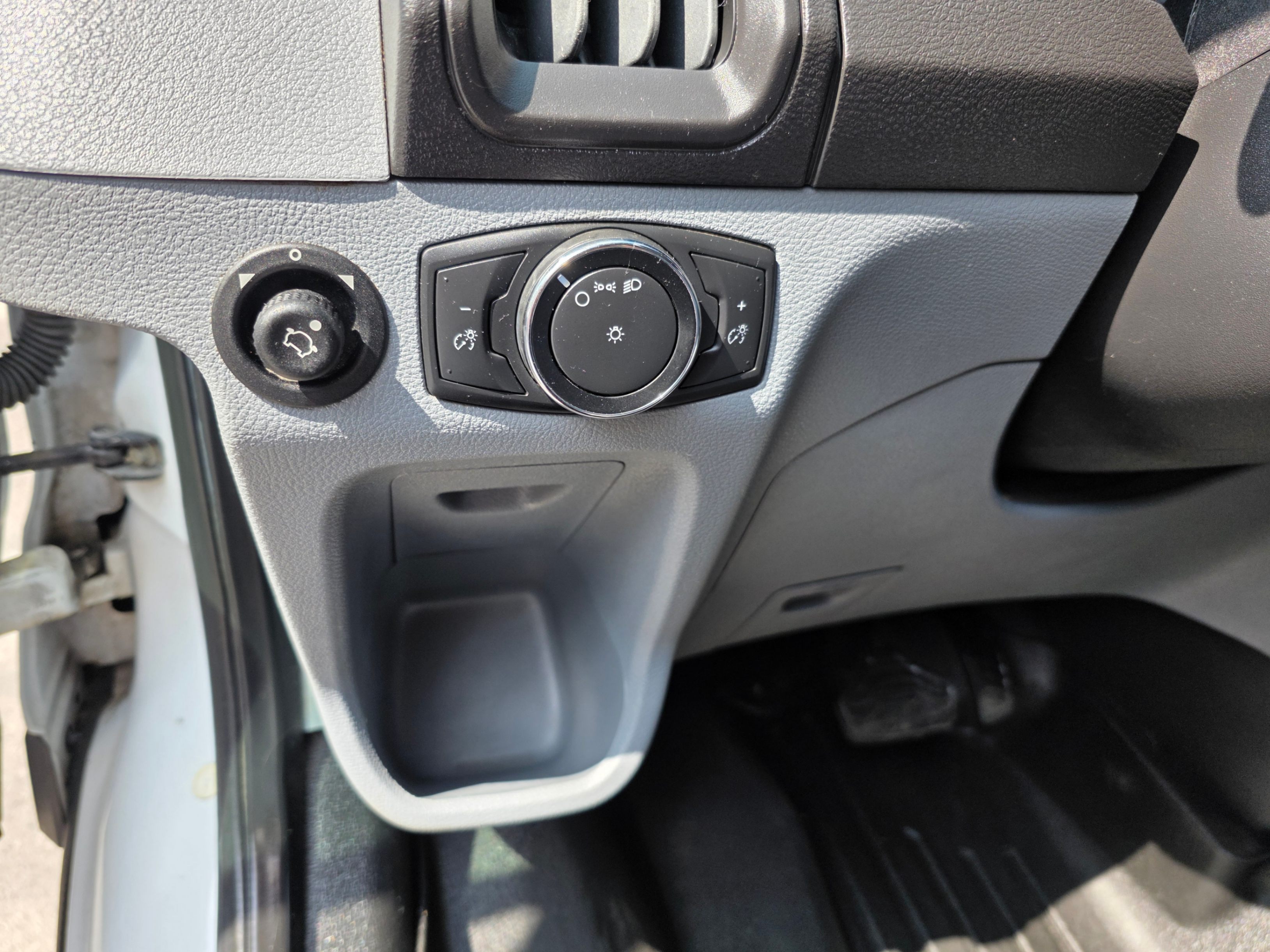/artaautosales/2018-Ford-Transit-08612667058083168.jpg