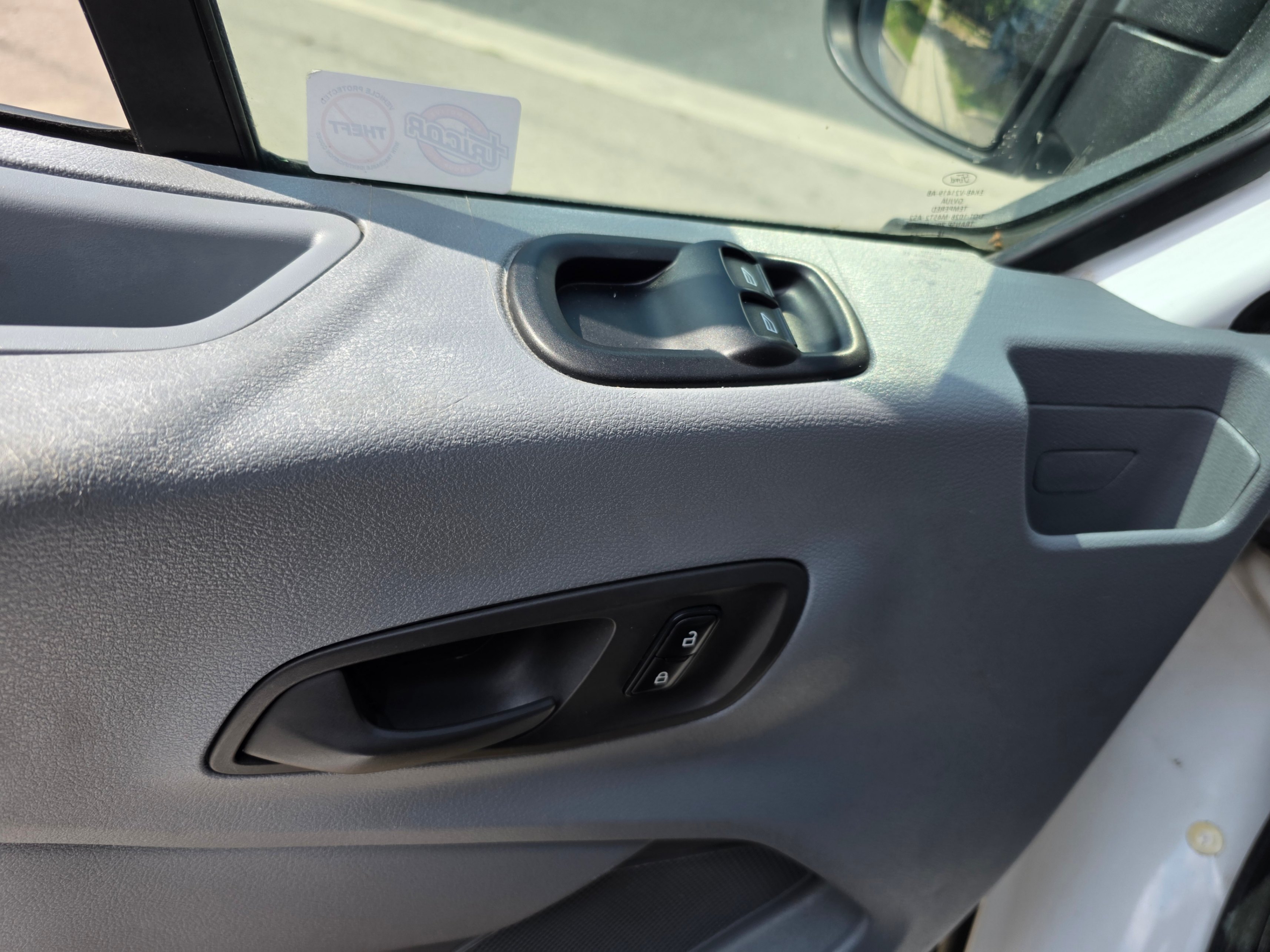 /artaautosales/2018-Ford-Transit-29207118384694564.jpg