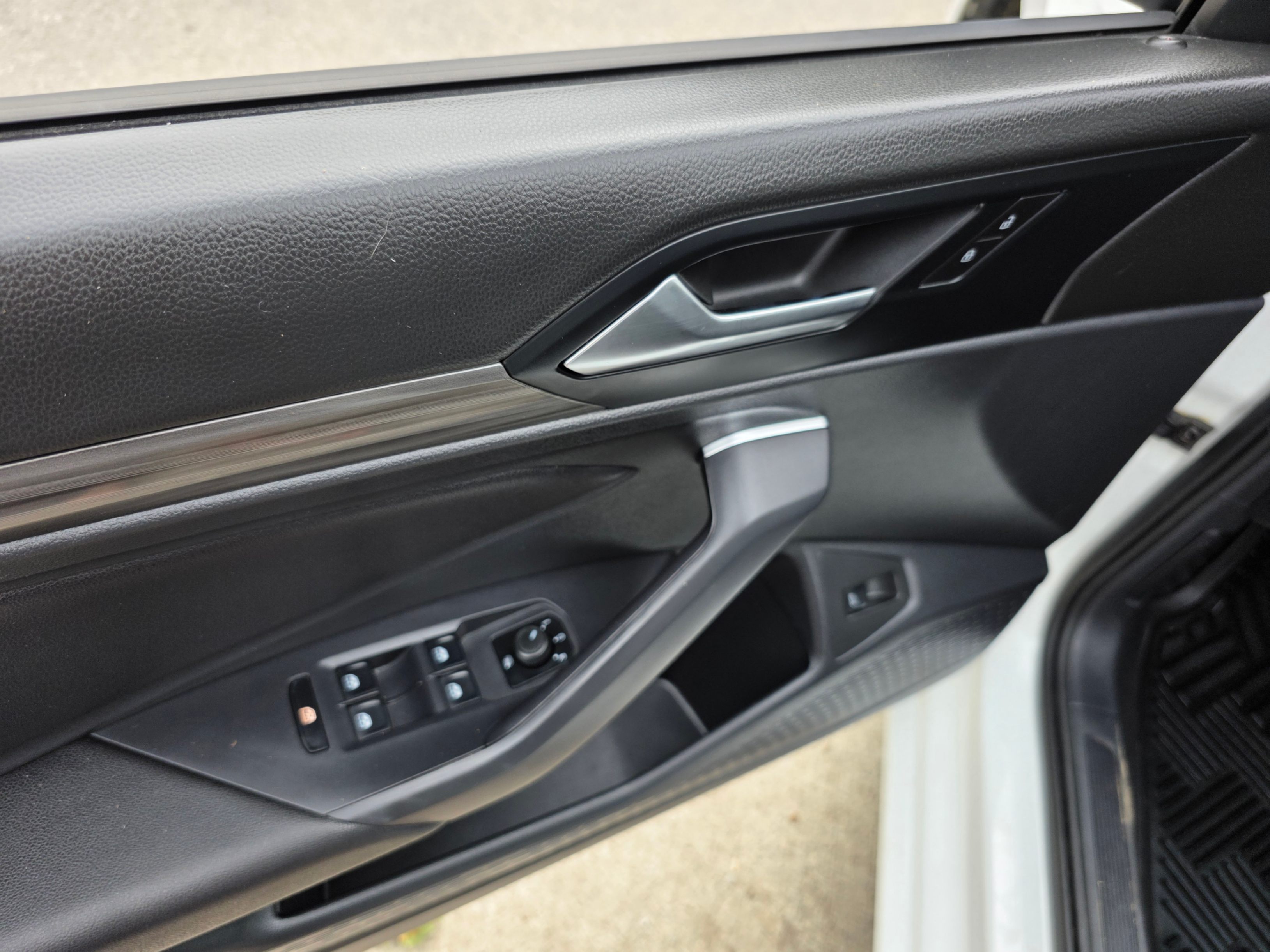 /artaautosales/2019-Volkswagen-Jetta-12206245657237891.jpg