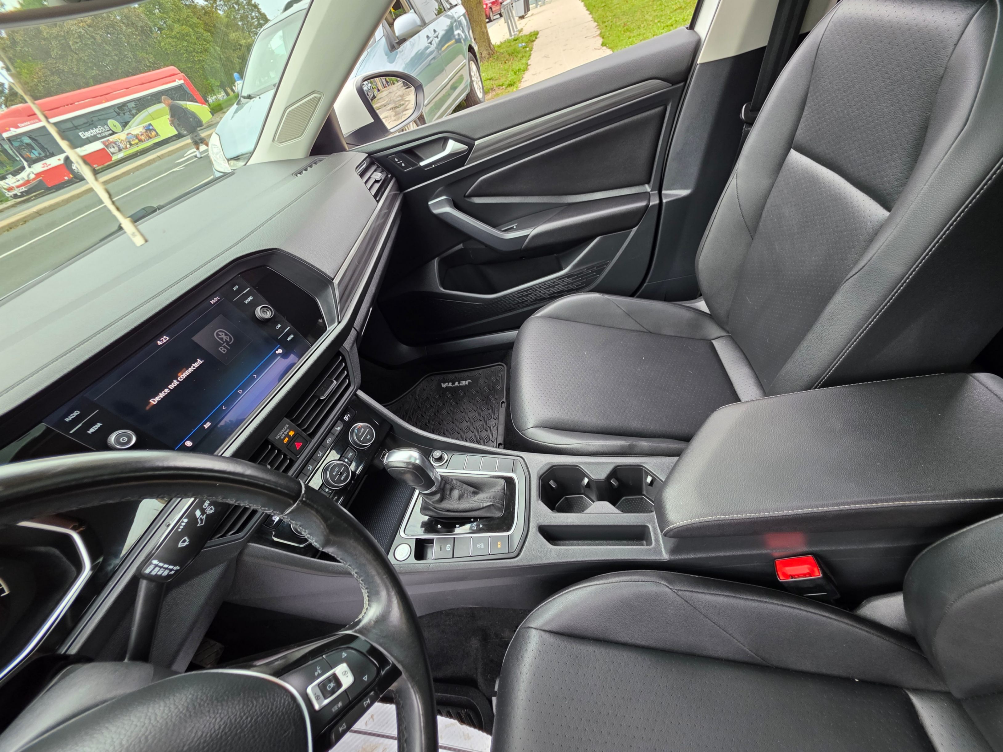 /artaautosales/2019-Volkswagen-Jetta-19931432948189975.jpg