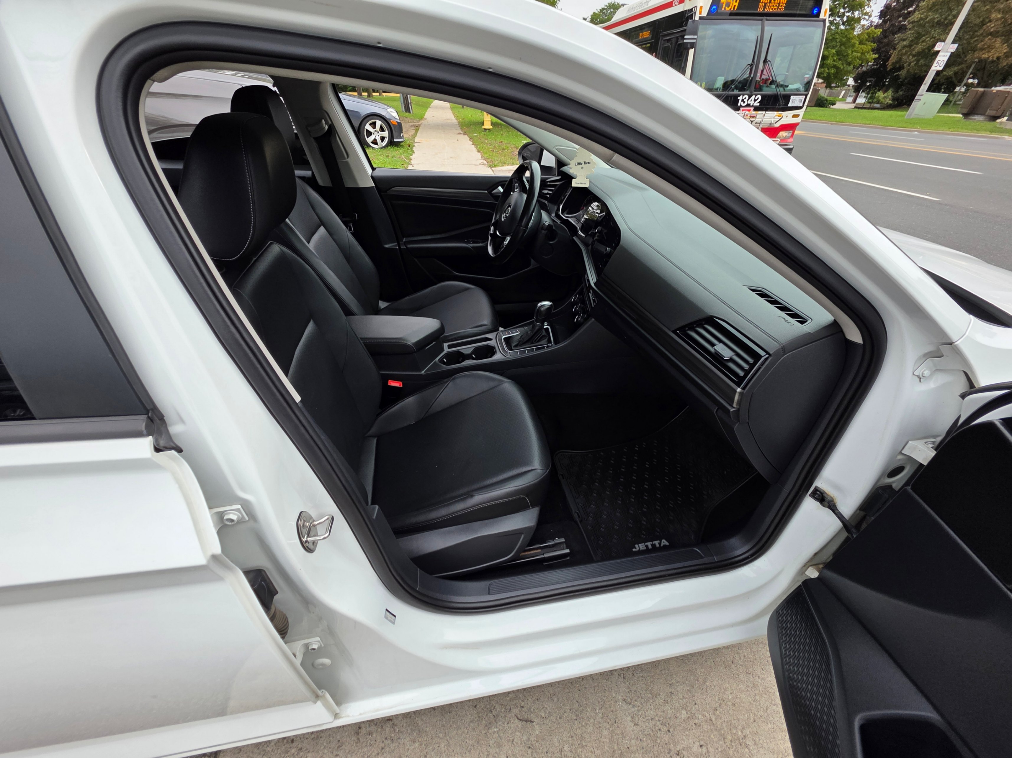 /artaautosales/2019-Volkswagen-Jetta-5635856160152661.jpg