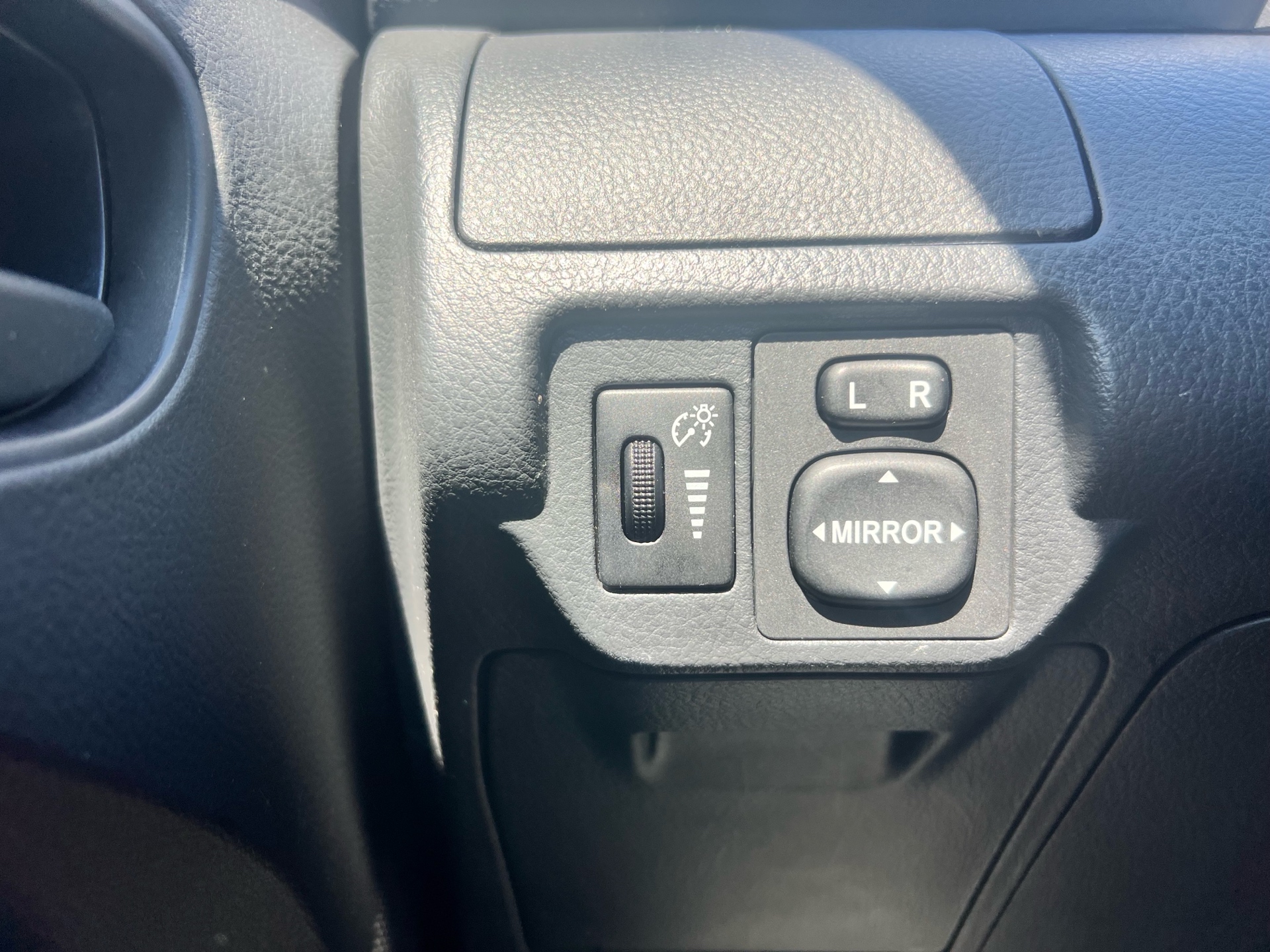 /autocainc/2009-Toyota-Yaris-2667062482636353.jpg