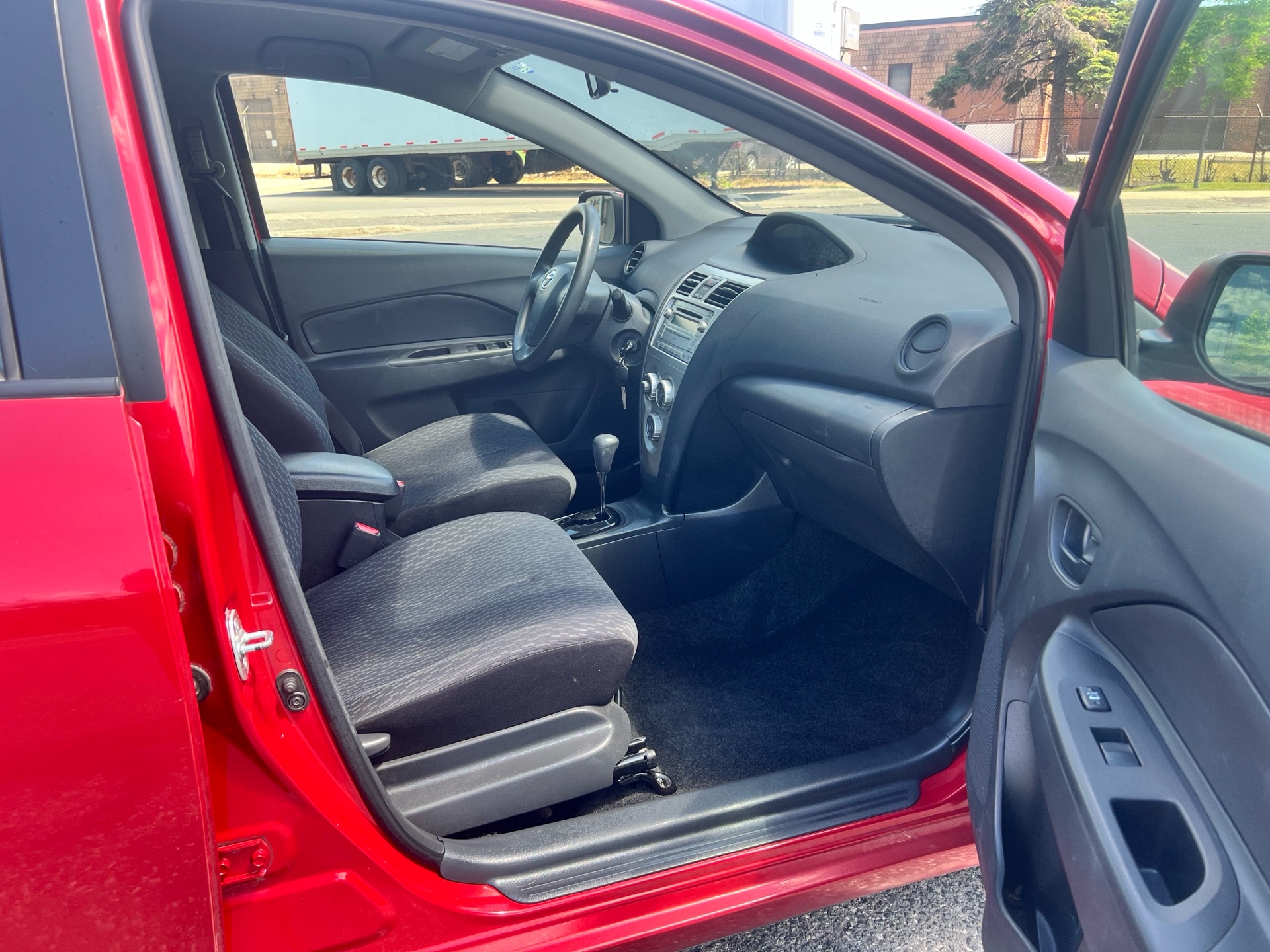 /autocainc/2009-Toyota-Yaris-3056291894397678.jpg