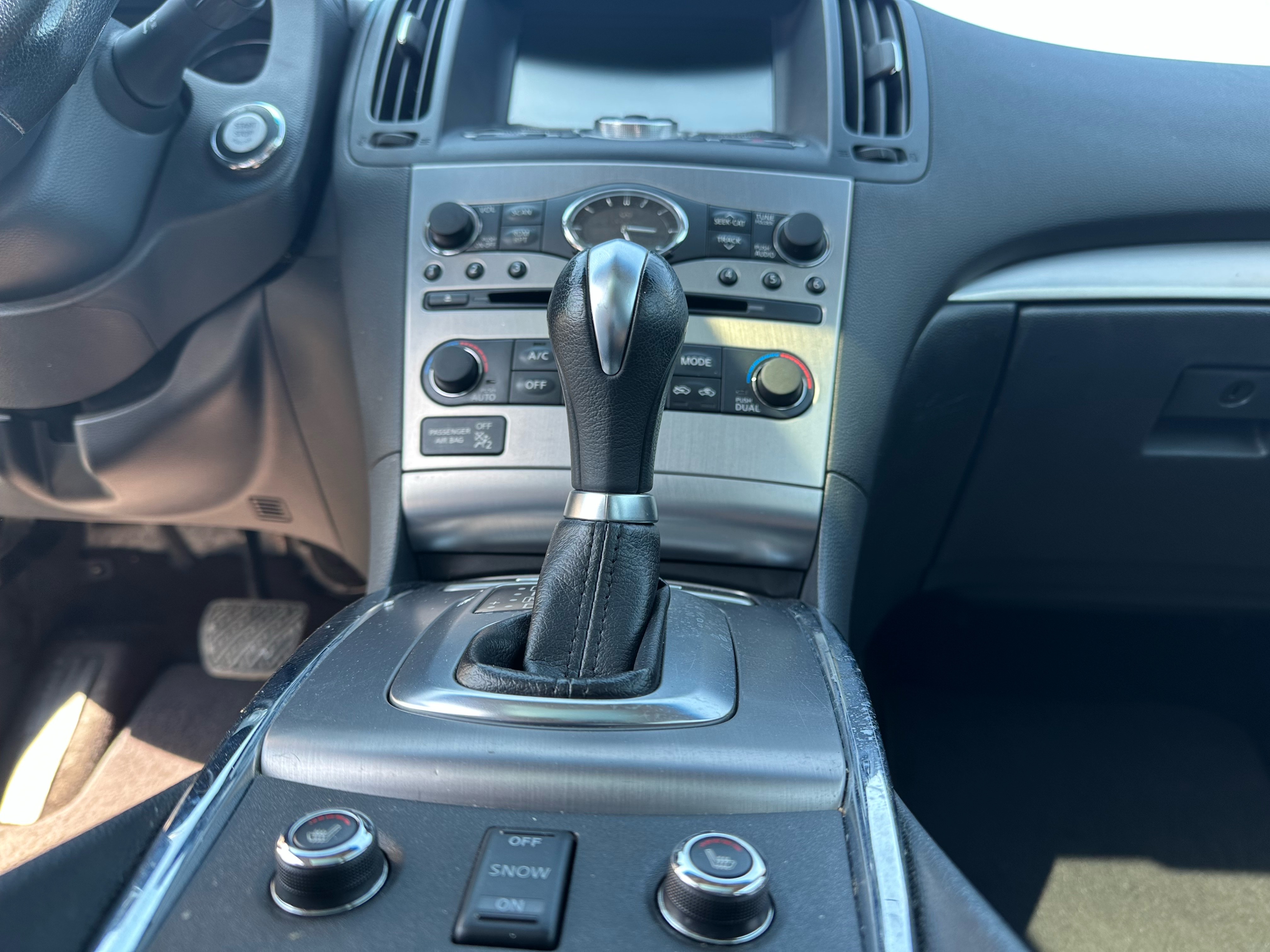 /autocainc/2010-INFINITI-G37-02752118147079652.jpg