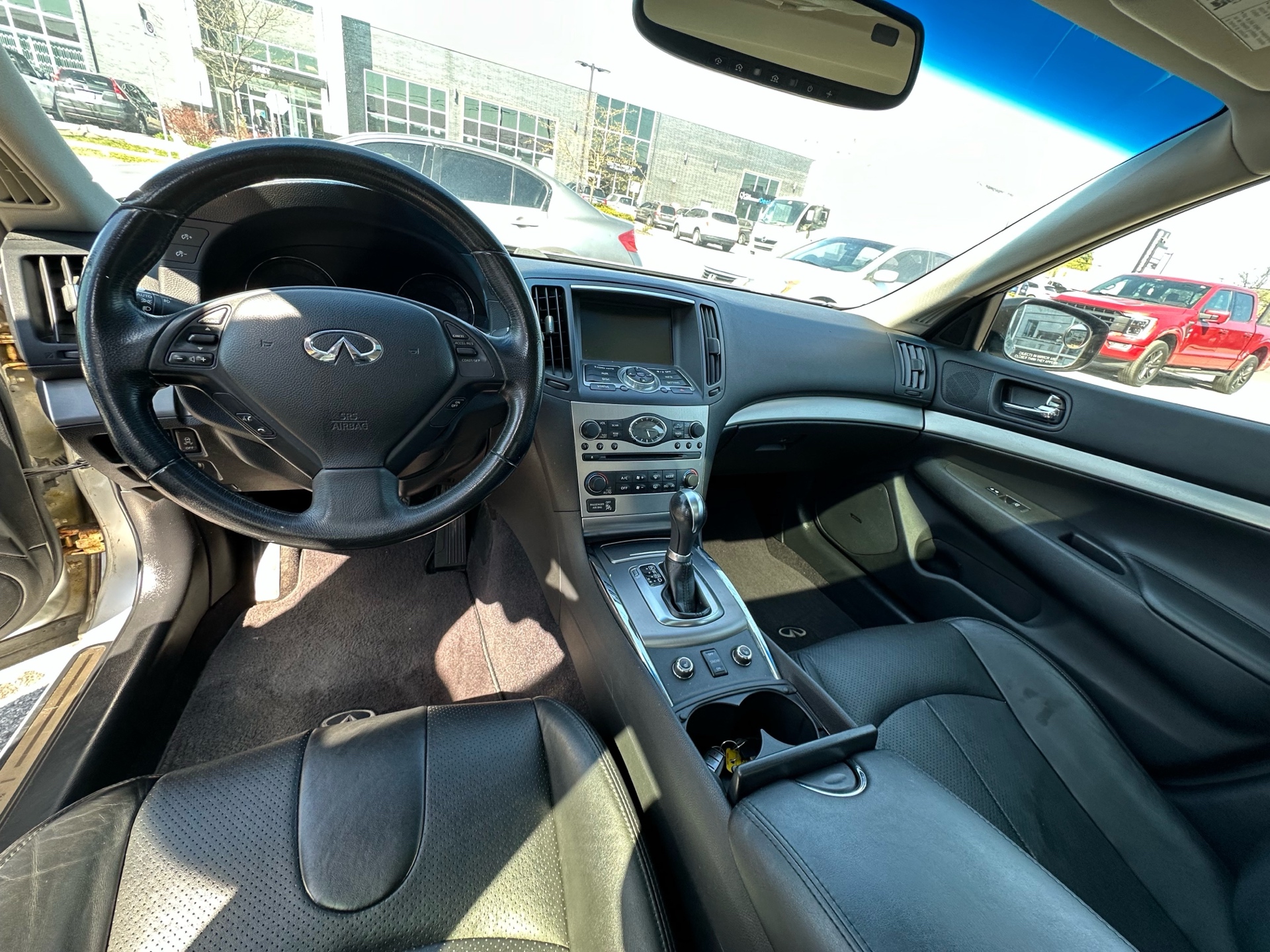 /autocainc/2010-INFINITI-G37-3798617857031359.jpg