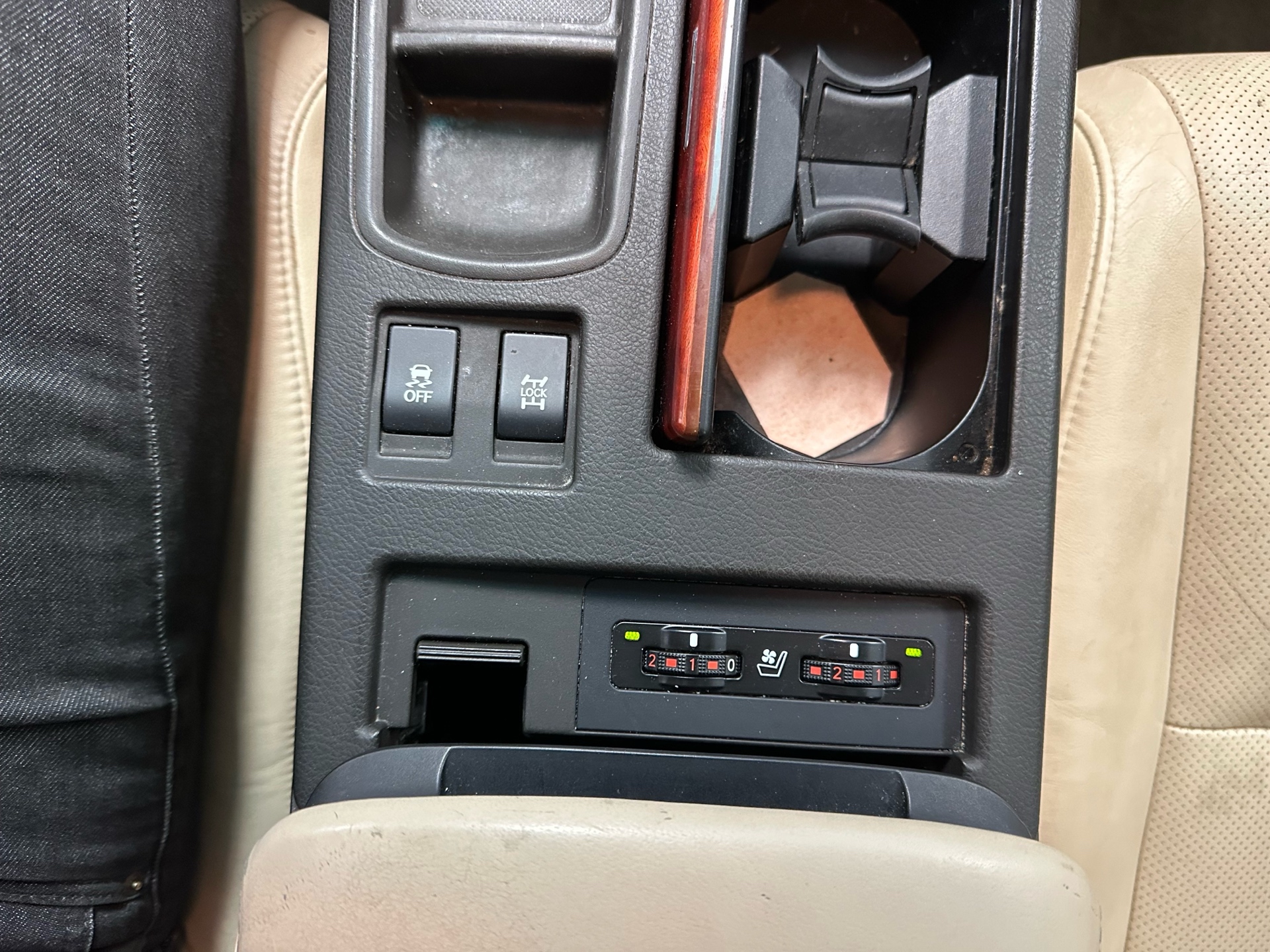/autocainc/2010-Lexus-RX-27694377836365414.jpg