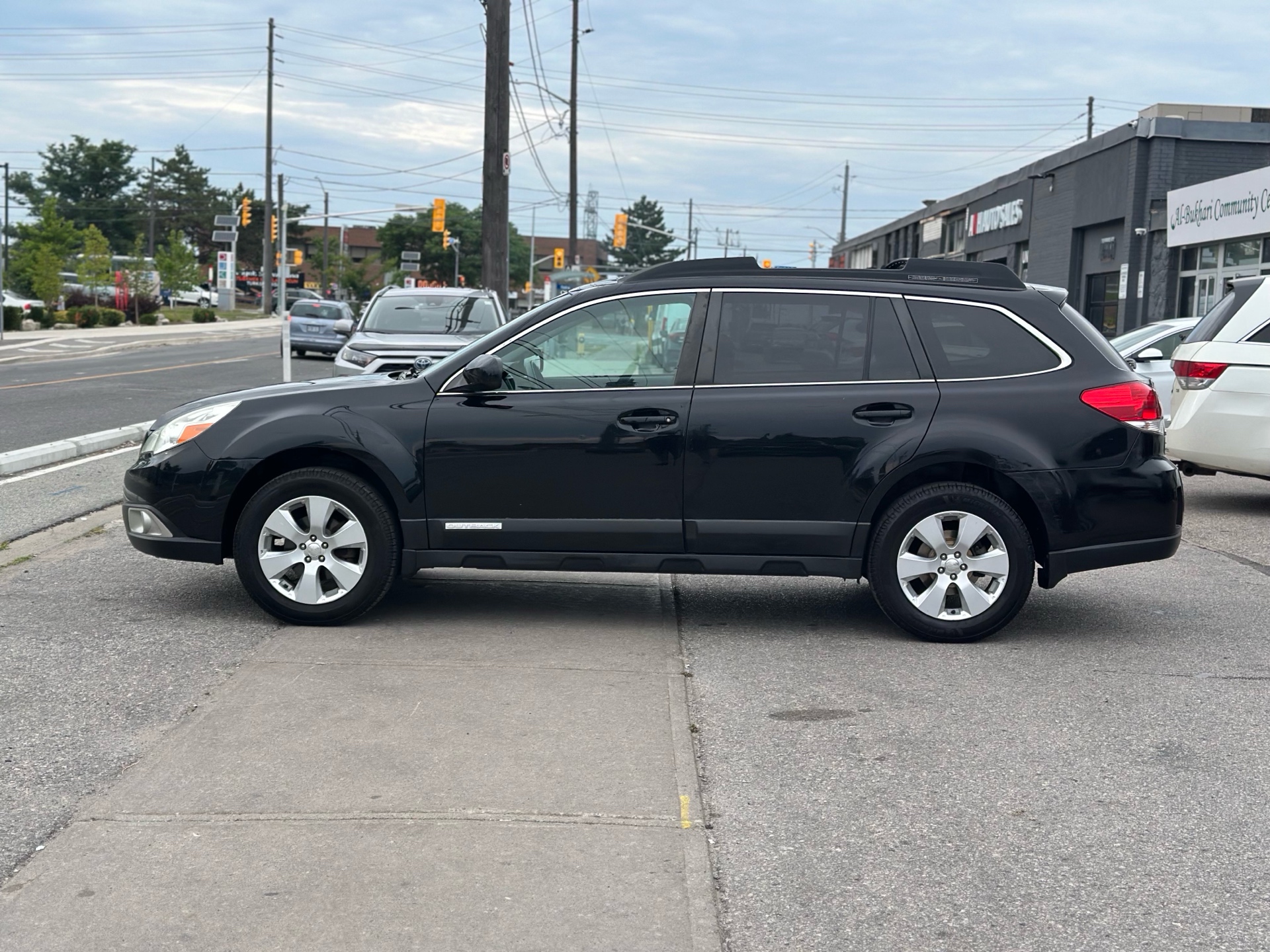 /autocainc/2010-Subaru-Outback-49957403816099477.jpg