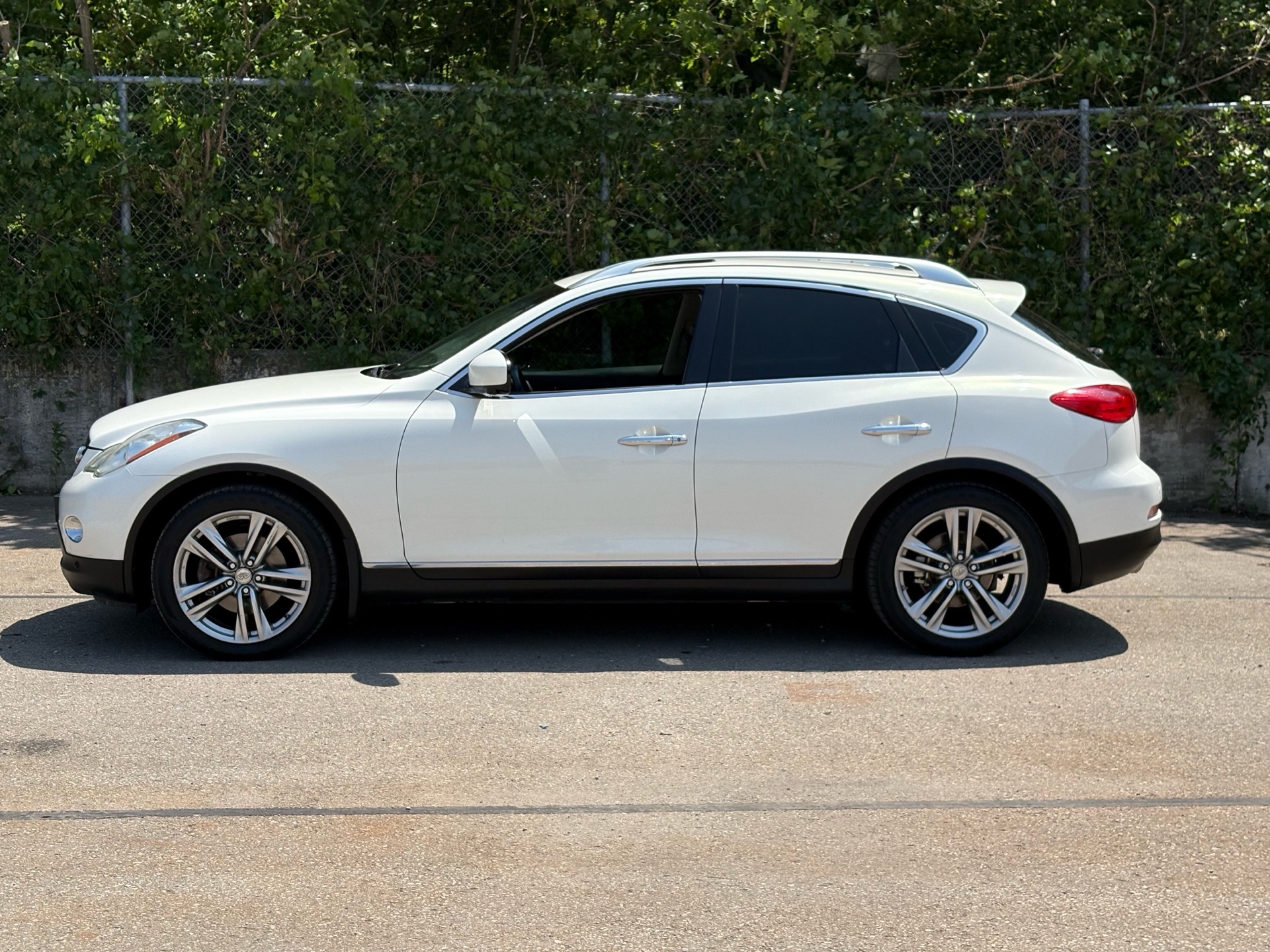 /autocainc/2011-INFINITI-EX35-5023998378221624.jpg