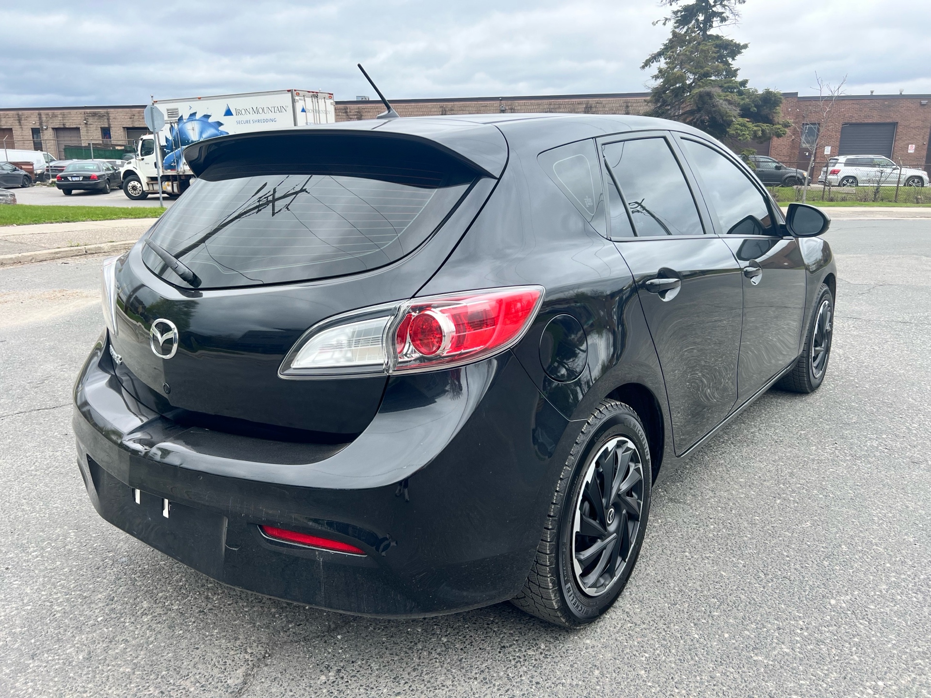 /autocainc/2011-Mazda-Mazda3-06714829080696494.jpg