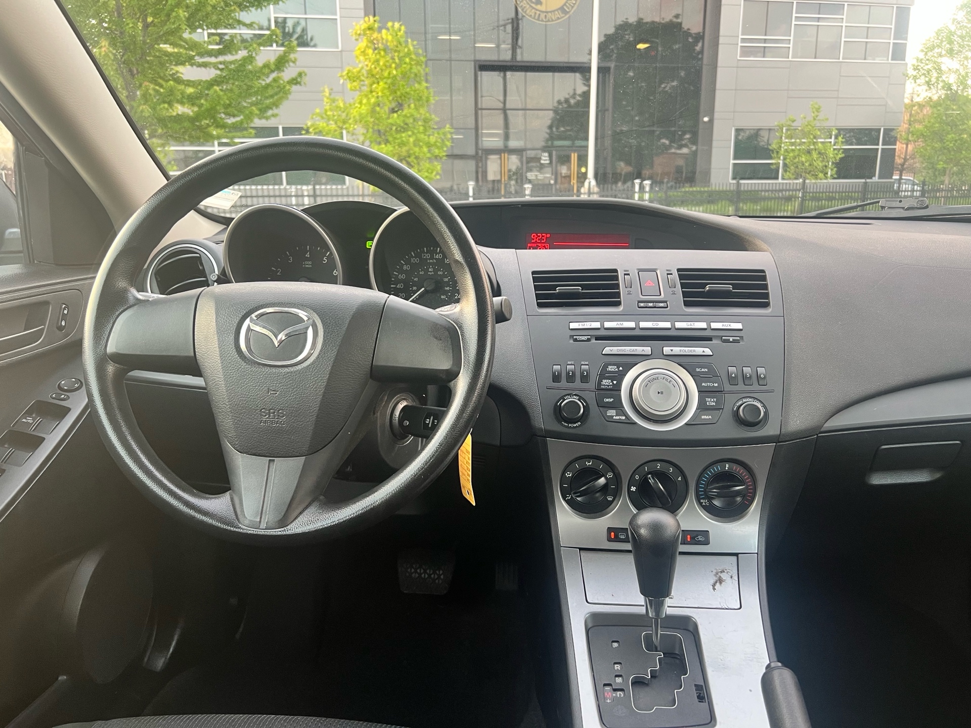 /autocainc/2011-Mazda-Mazda3-11298618601687815.jpg