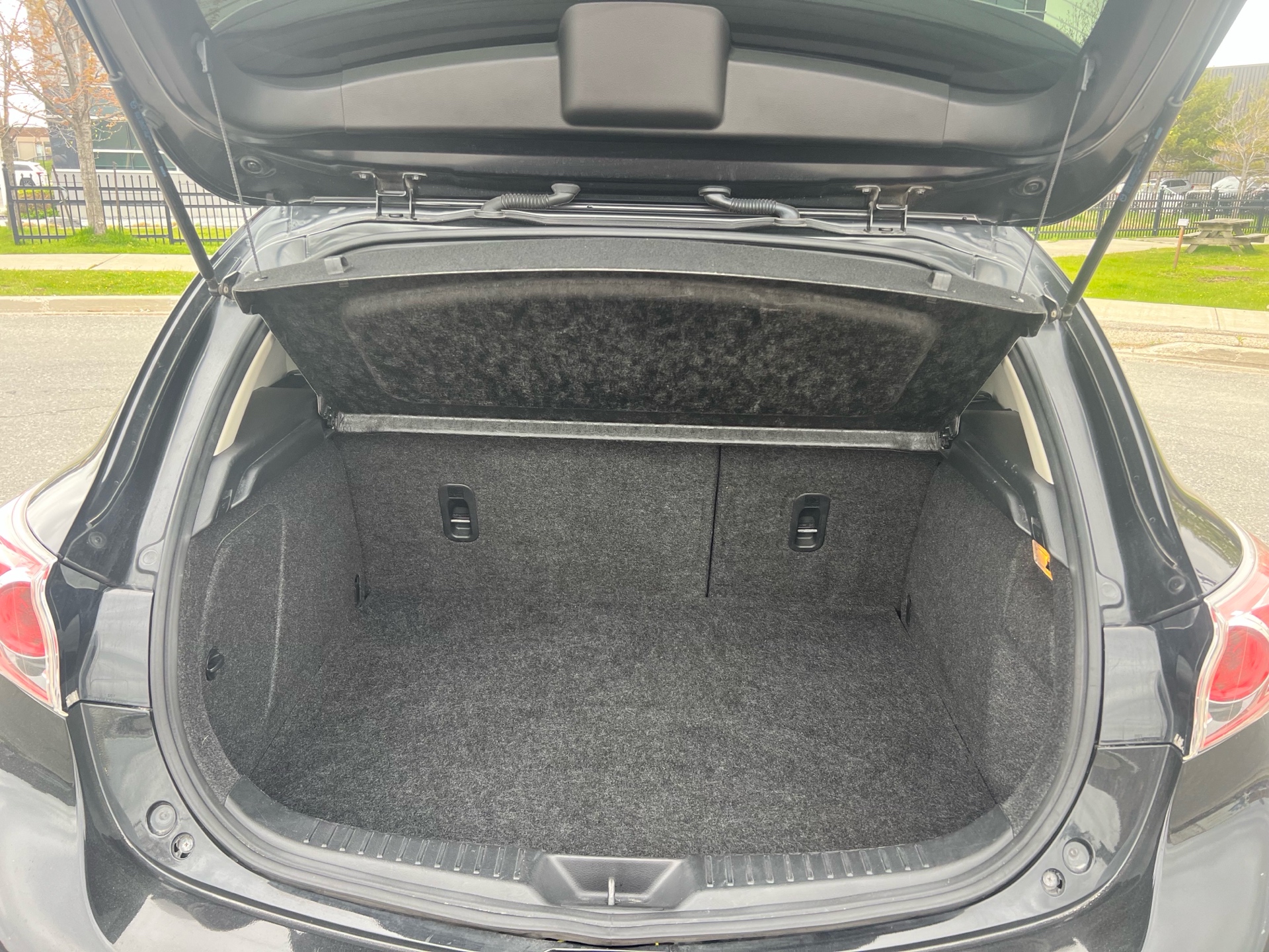 /autocainc/2011-Mazda-Mazda3-6635169918751238.jpg