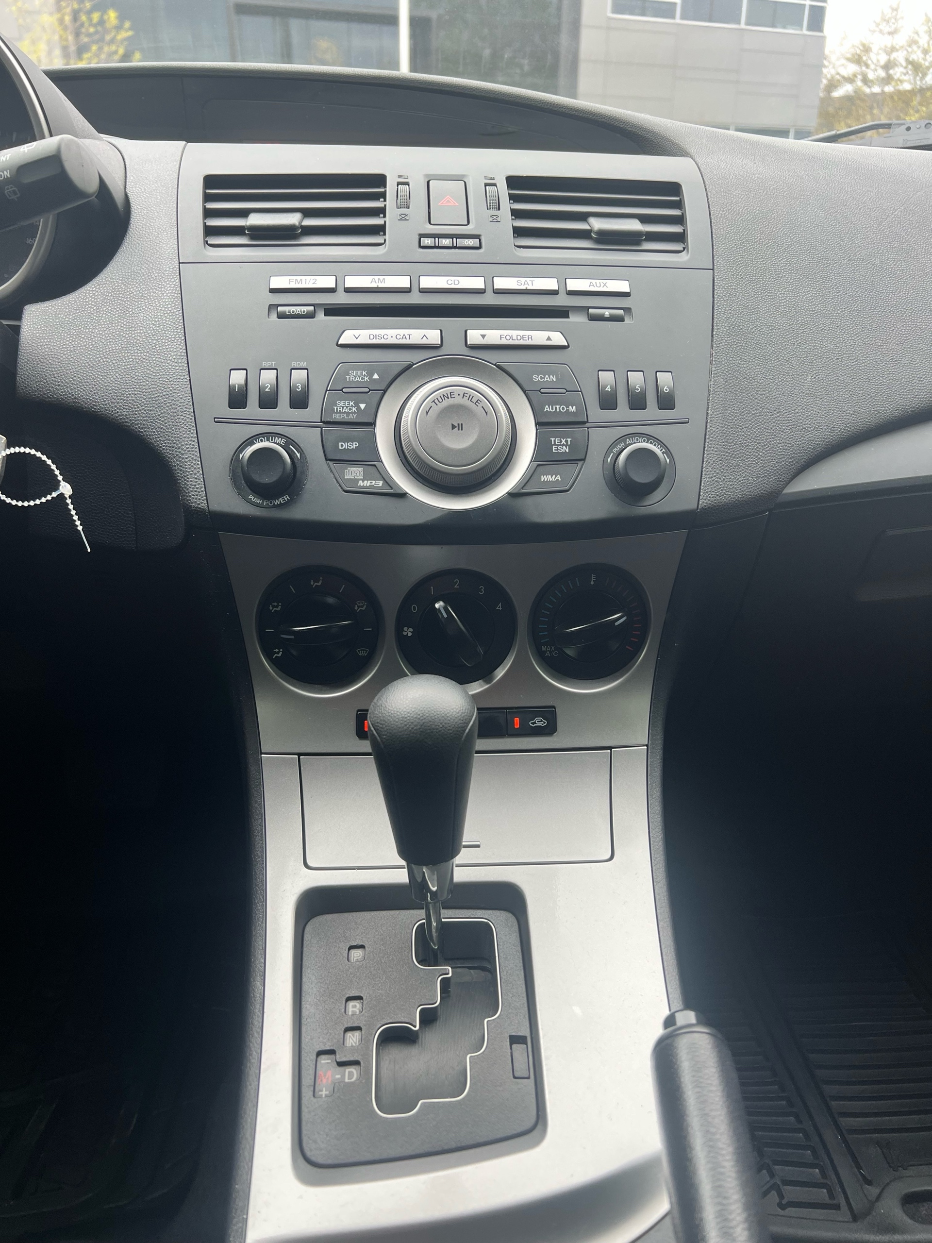 /autocainc/2011-Mazda-Mazda3-8396219122995714.jpg