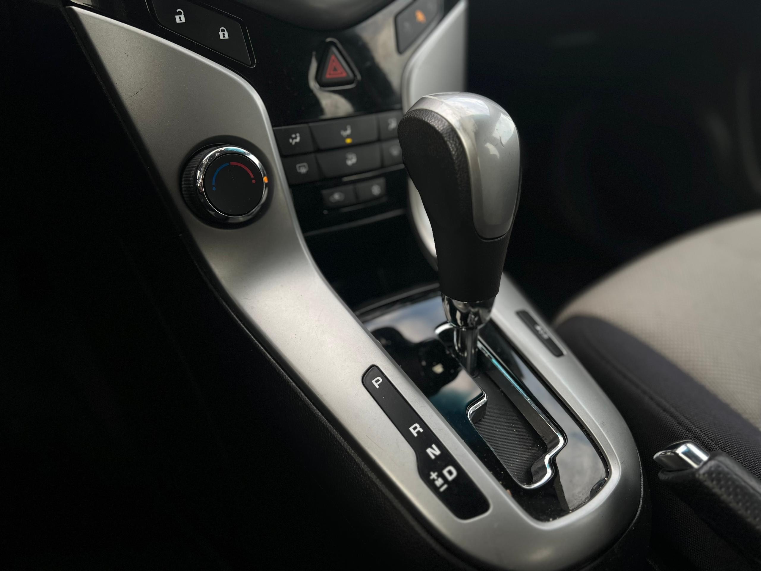 /autocainc/2012-Chevrolet-Cruze-7041547212060342.jpg