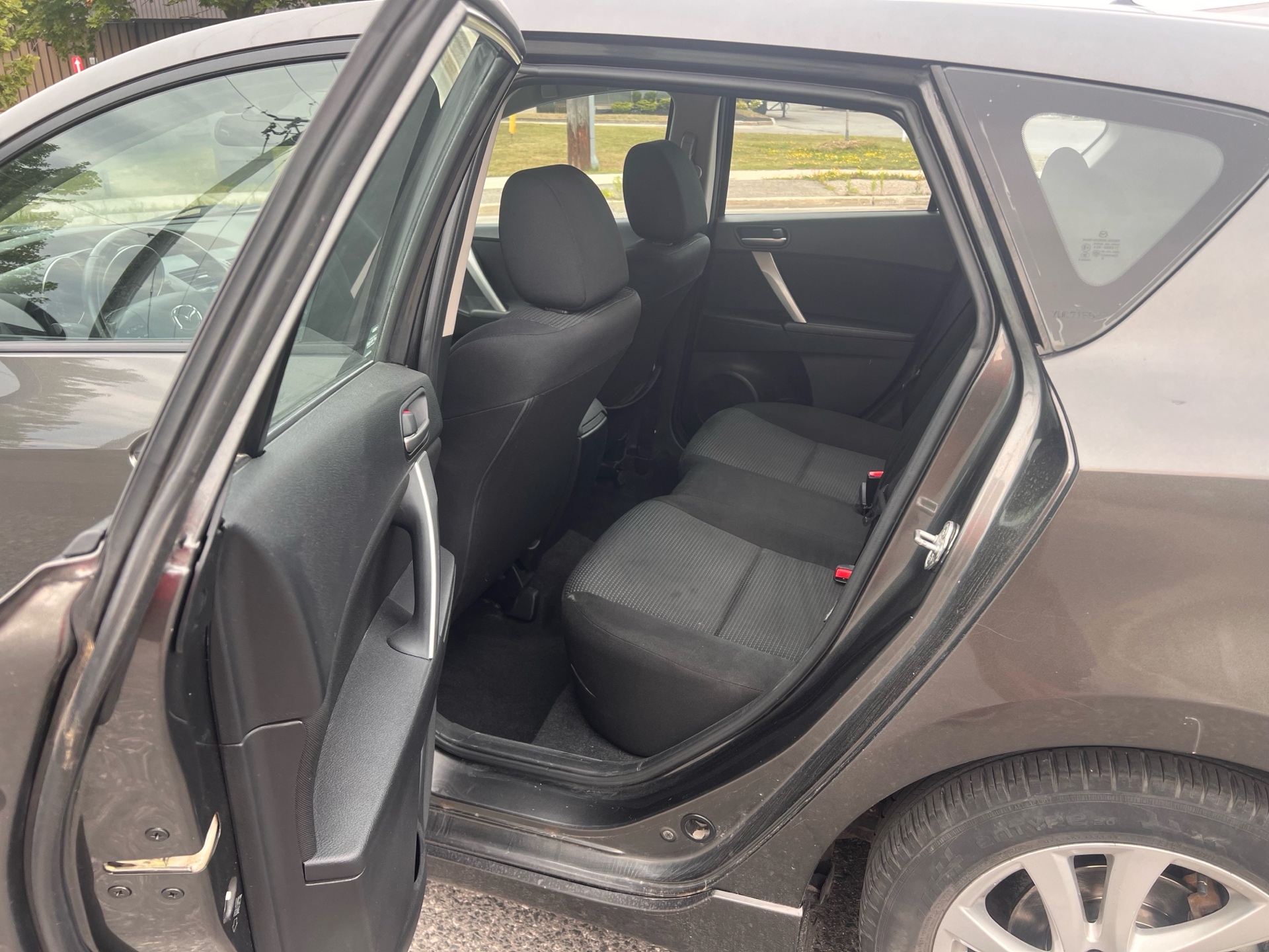 /autocainc/2012-Mazda-Mazda3-12057402138862794.jpg