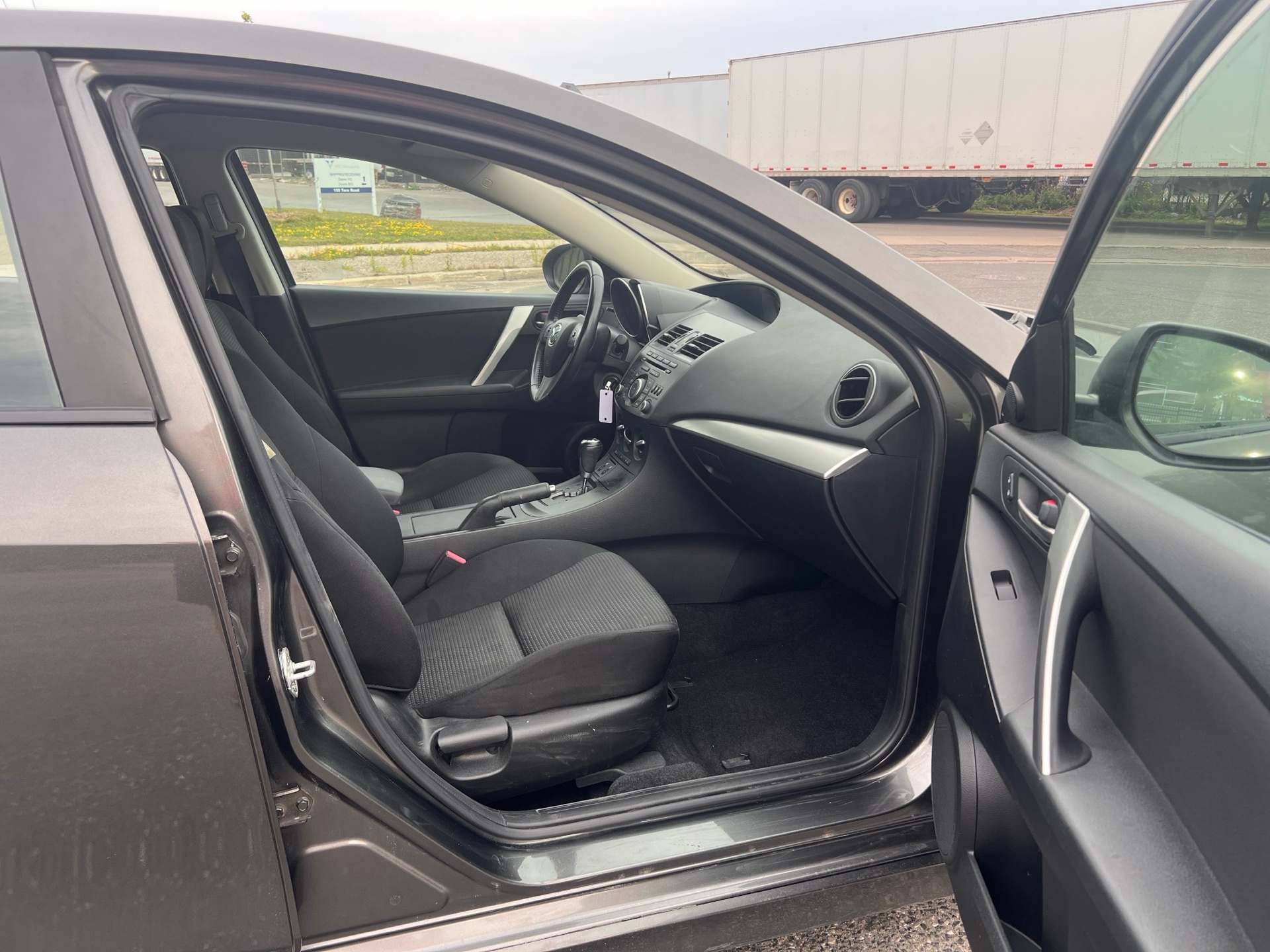 /autocainc/2012-Mazda-Mazda3-12351082067322716.jpg