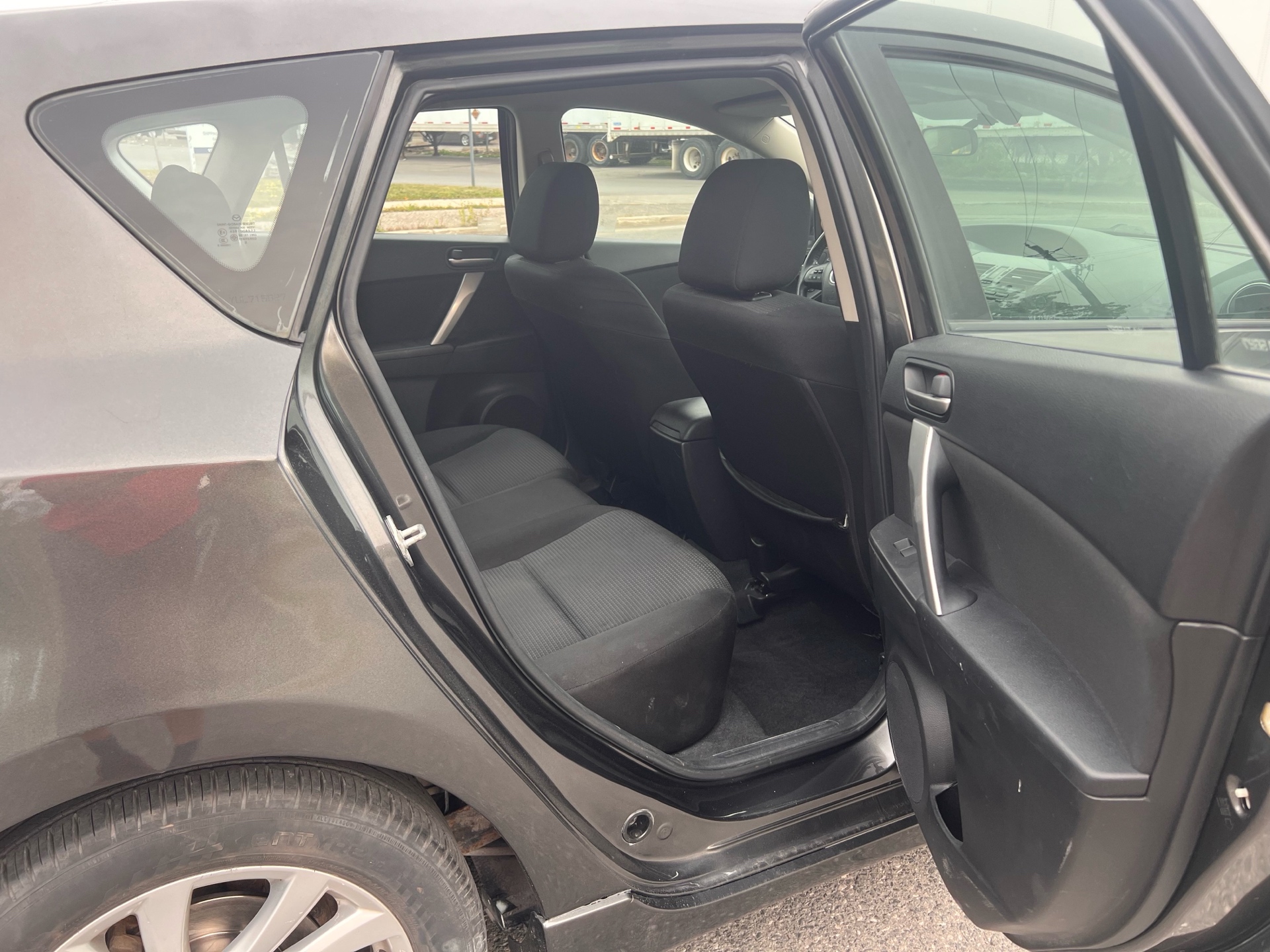 /autocainc/2012-Mazda-Mazda3-1349725644535722.jpg