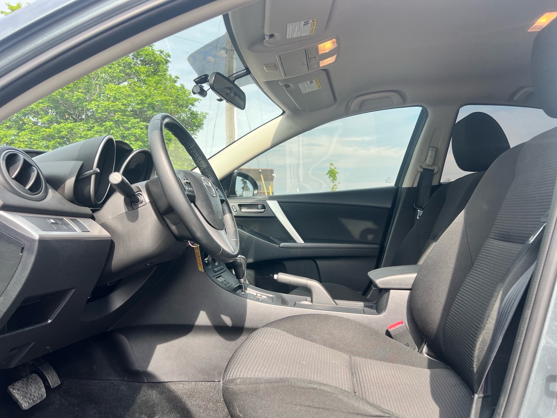 /autocainc/2012-Mazda-Mazda3-24656992409111123.jpg