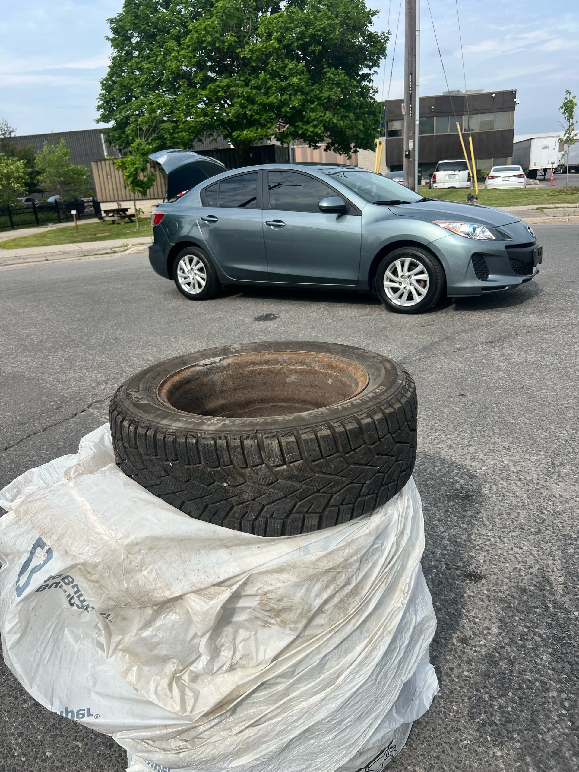 /autocainc/2012-Mazda-Mazda3-41998931067721257.jpg