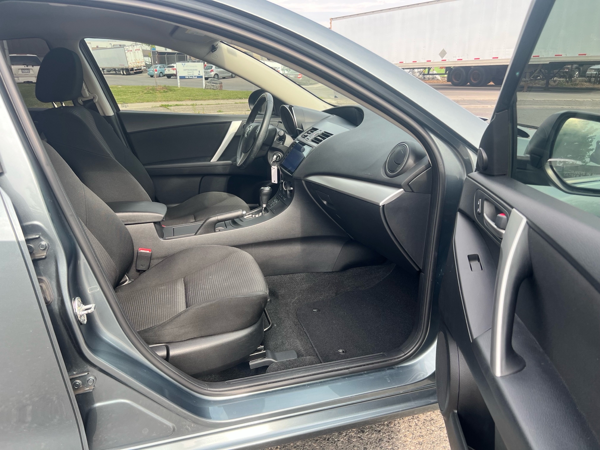 /autocainc/2012-Mazda-Mazda3-5097235036295047.jpg