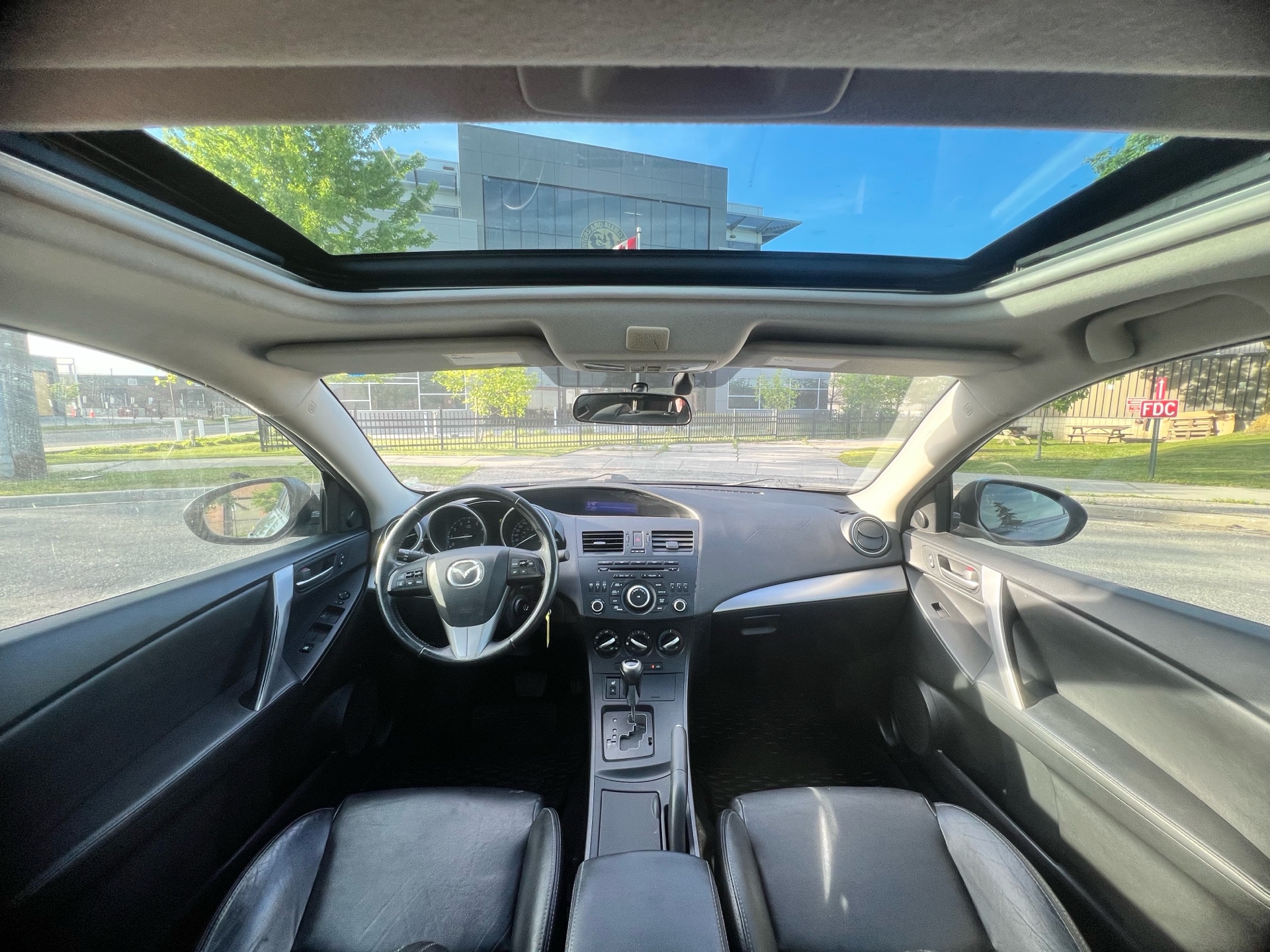 /autocainc/2012-Mazda-Mazda3-6680811408538869.jpg