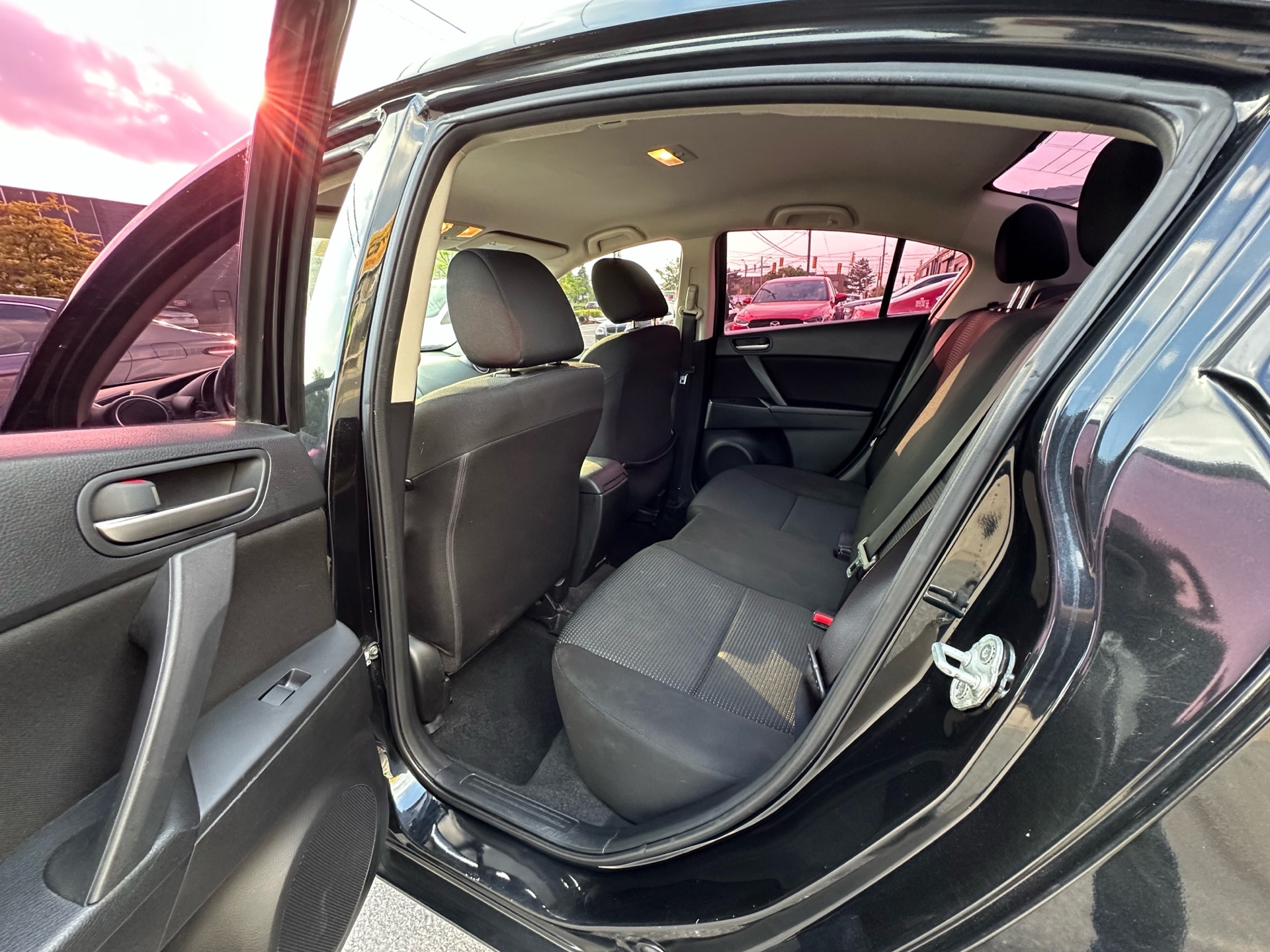 /autocainc/2012-Mazda-Mazda3-6808743989566832.jpg