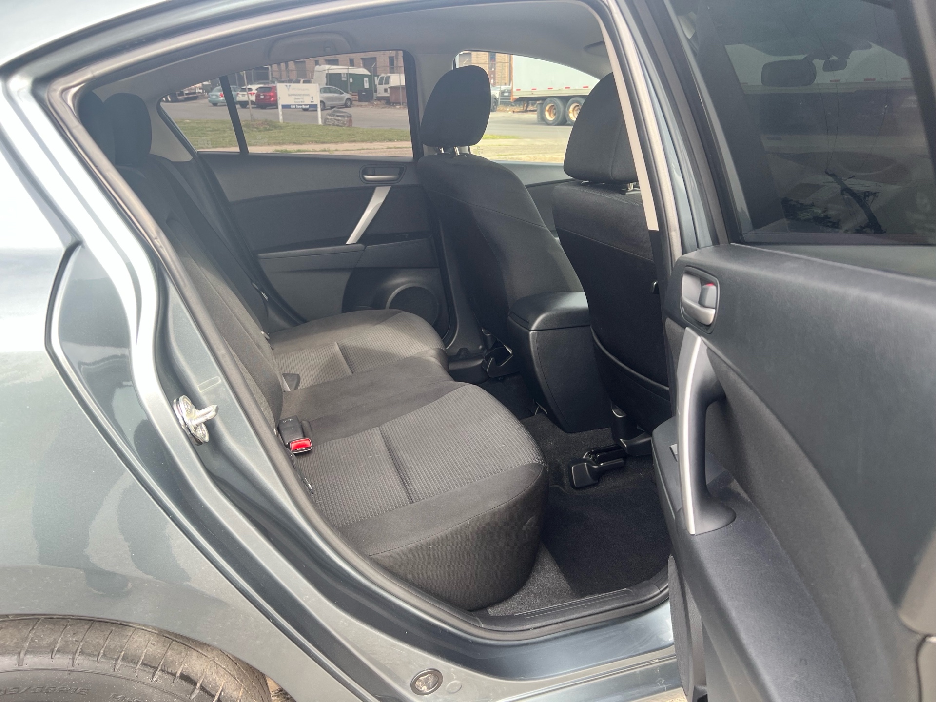 /autocainc/2012-Mazda-Mazda3-6938198974065359.jpg