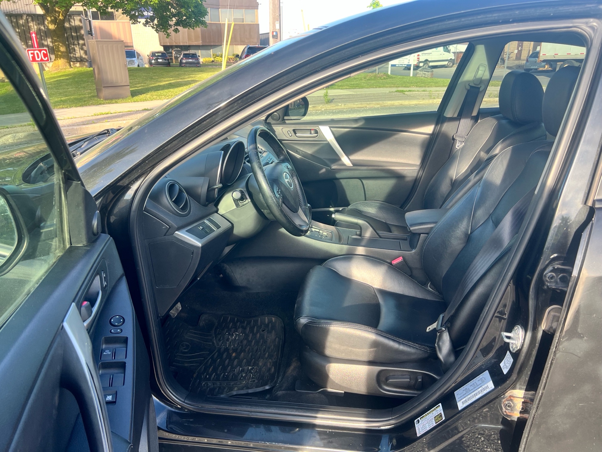 /autocainc/2012-Mazda-Mazda3-7216128845201453.jpg