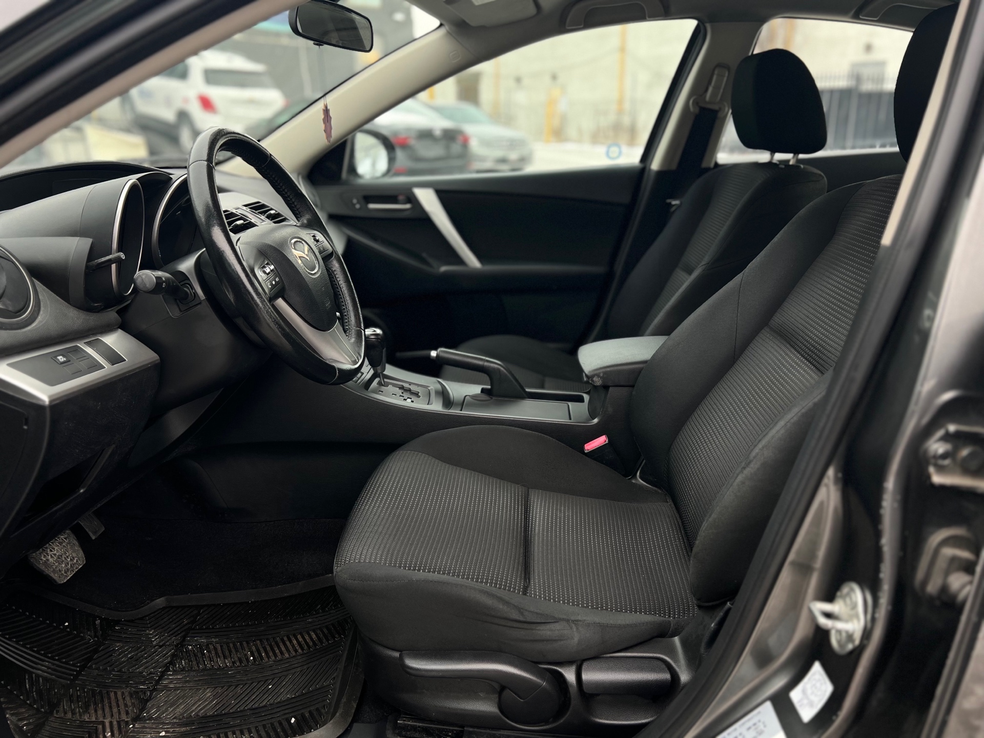 /autocainc/2012-Mazda-Mazda3-9608787910595464.jpg