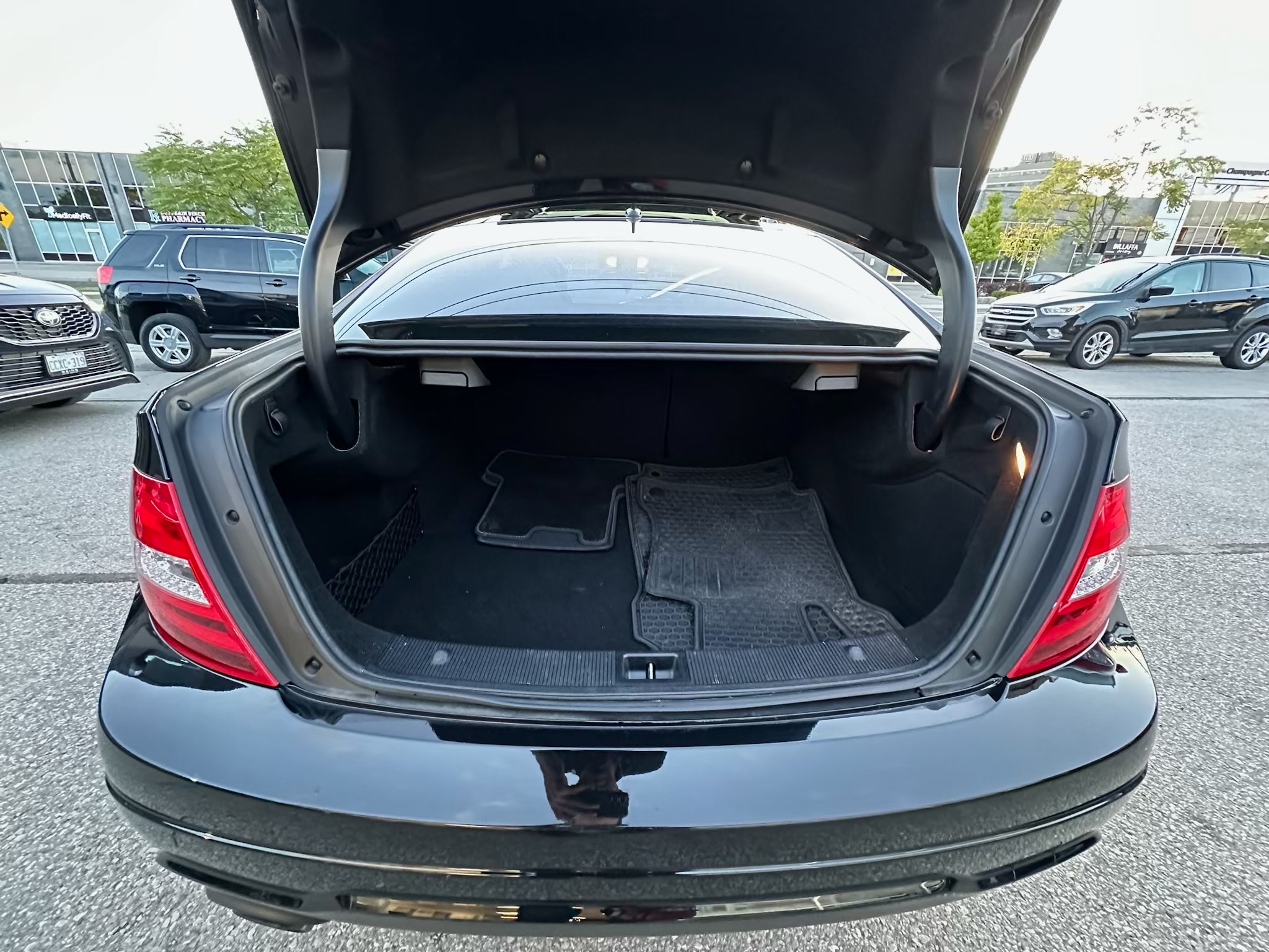 /autocainc/2012-Mercedes-Benz-C-Class-7957079138651835.jpg