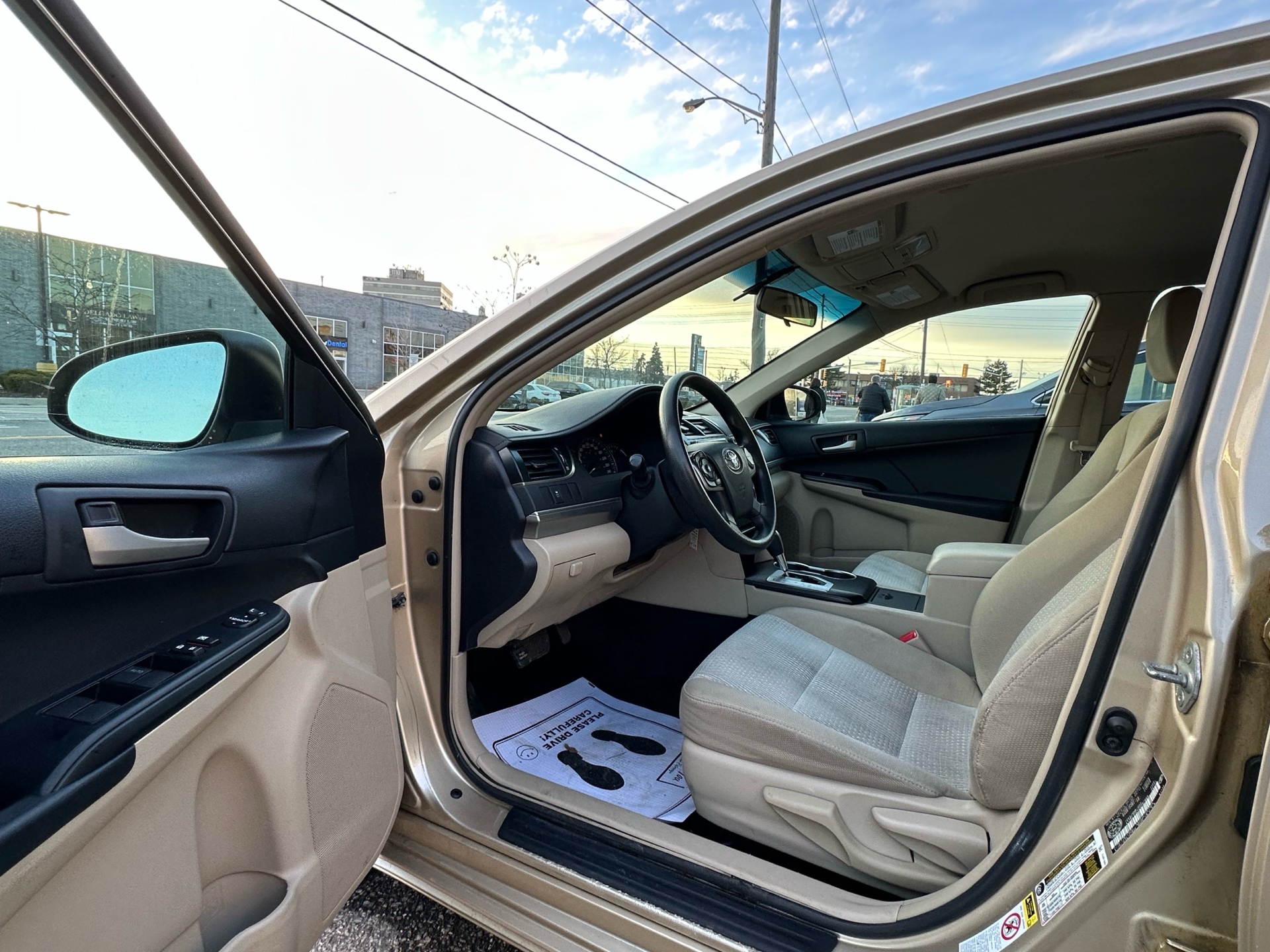 /autocainc/2012-Toyota-Camry-20411027354442624.jpg