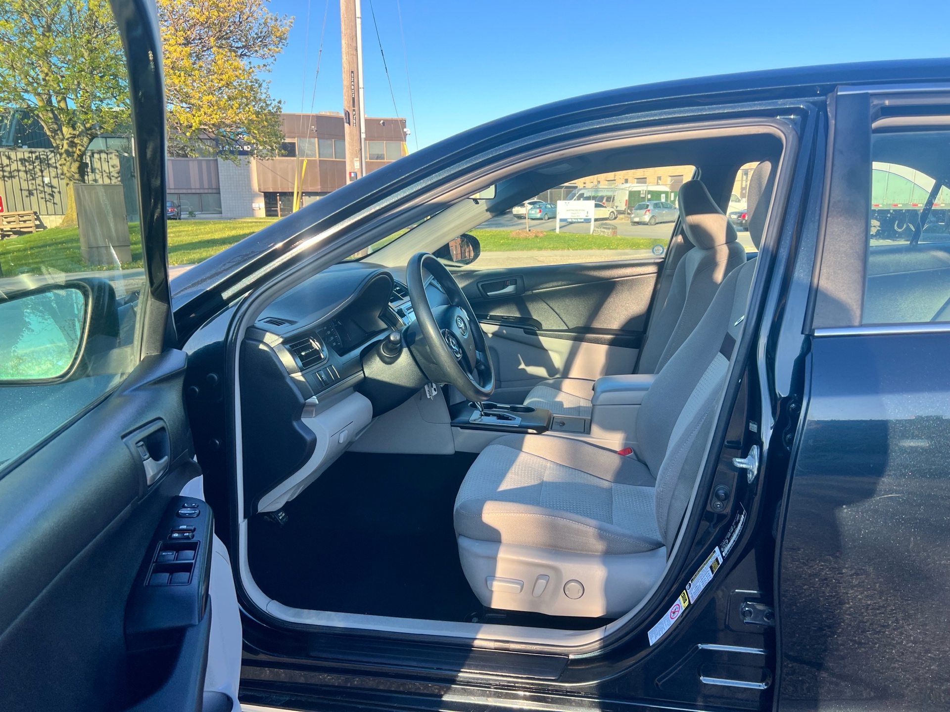 /autocainc/2012-Toyota-Camry-6439884399580516.jpg