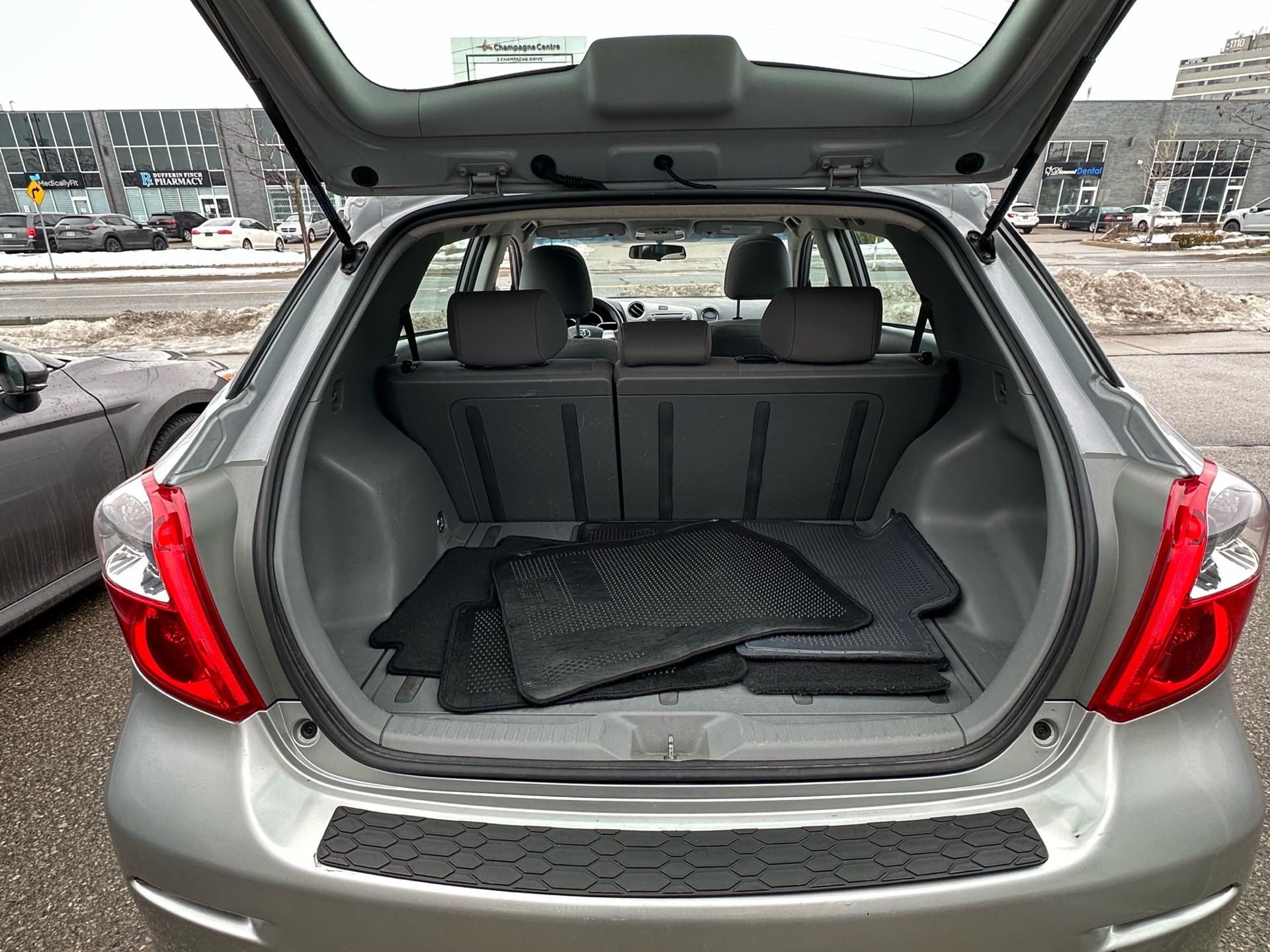 /autocainc/2012-Toyota-Matrix-007775022380124952.jpg