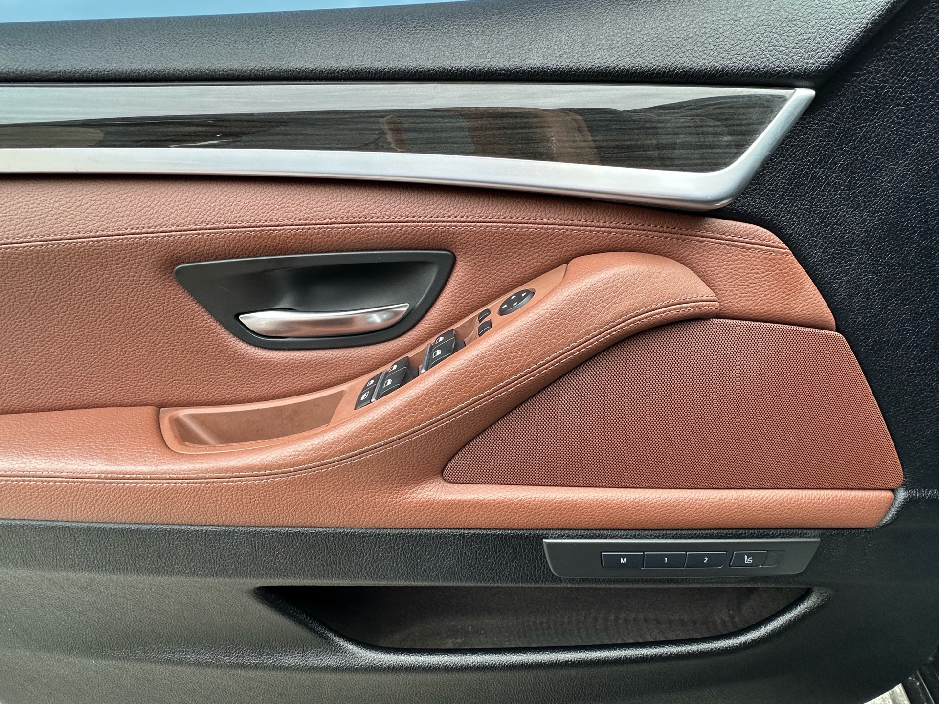 /autocainc/2013-BMW-5Series-861086793055678.jpg