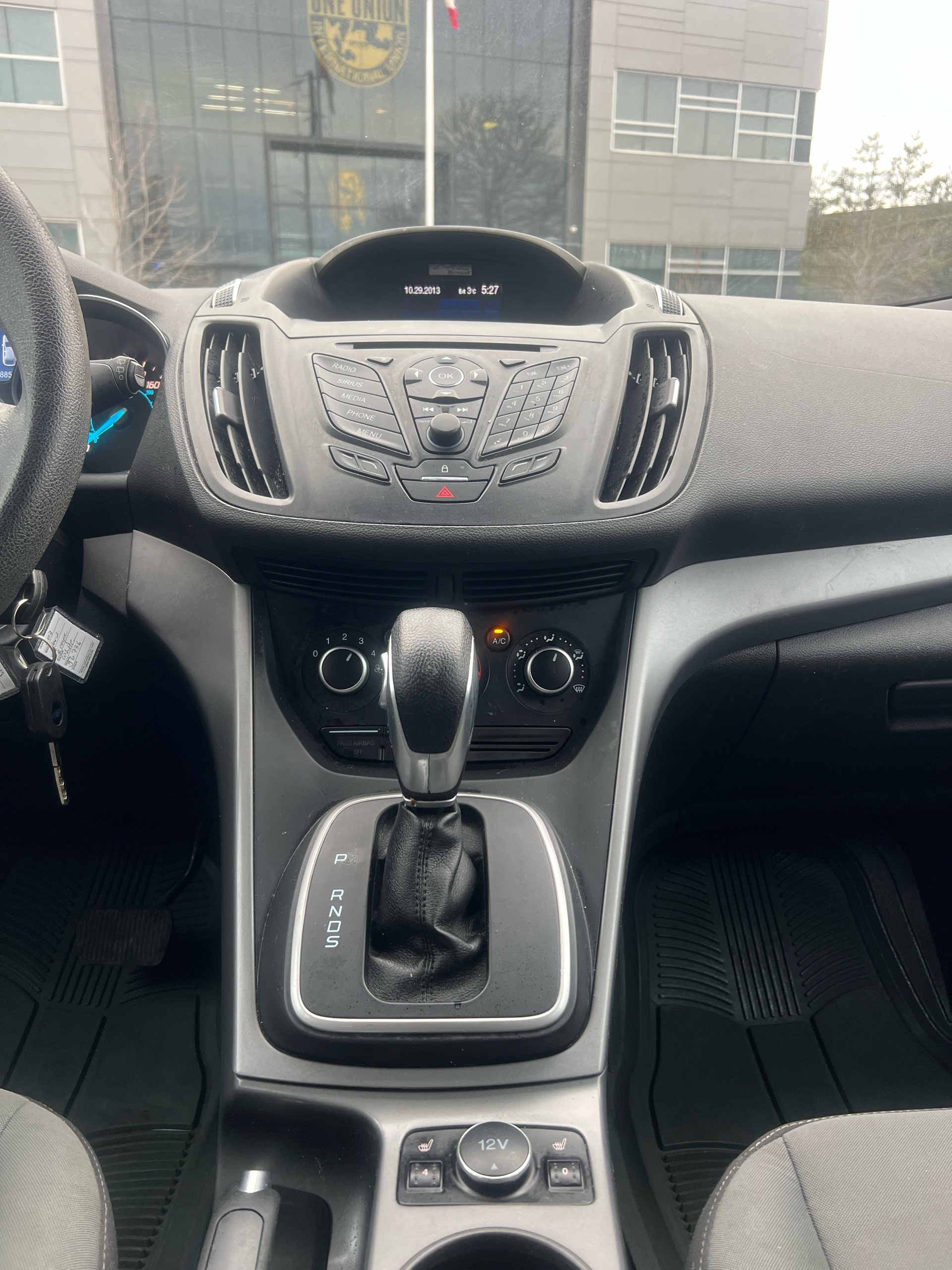 /autocainc/2013-Ford-Escape-03450317815663251.jpg