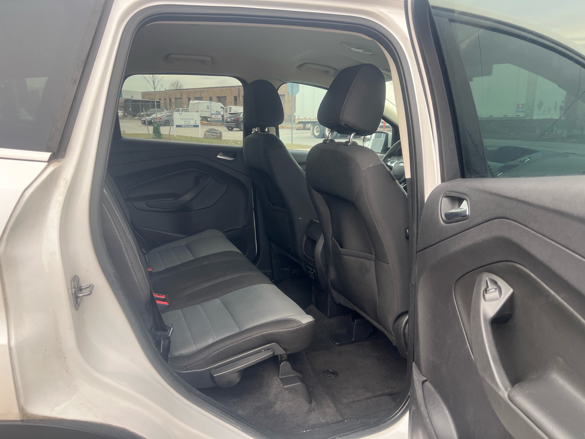 /autocainc/2013-Ford-Escape-3871260252408648.jpg