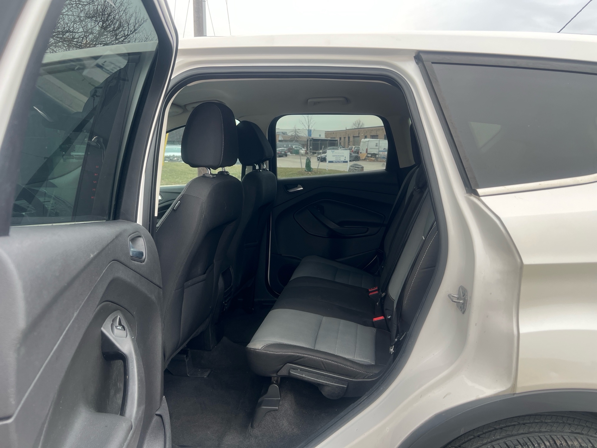 /autocainc/2013-Ford-Escape-7942090706165144.jpg