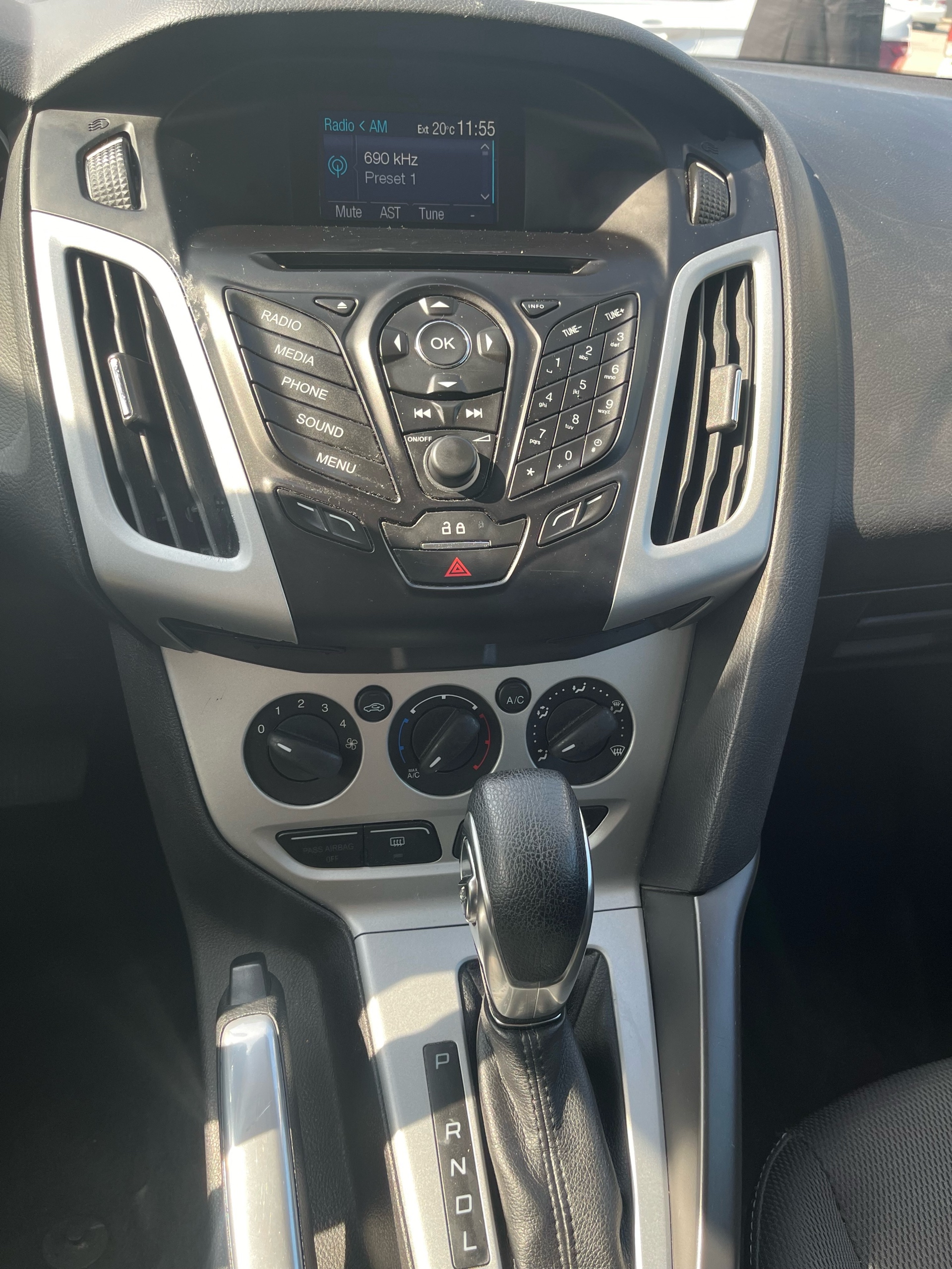 /autocainc/2013-Ford-Focus-3664936068549445.jpg