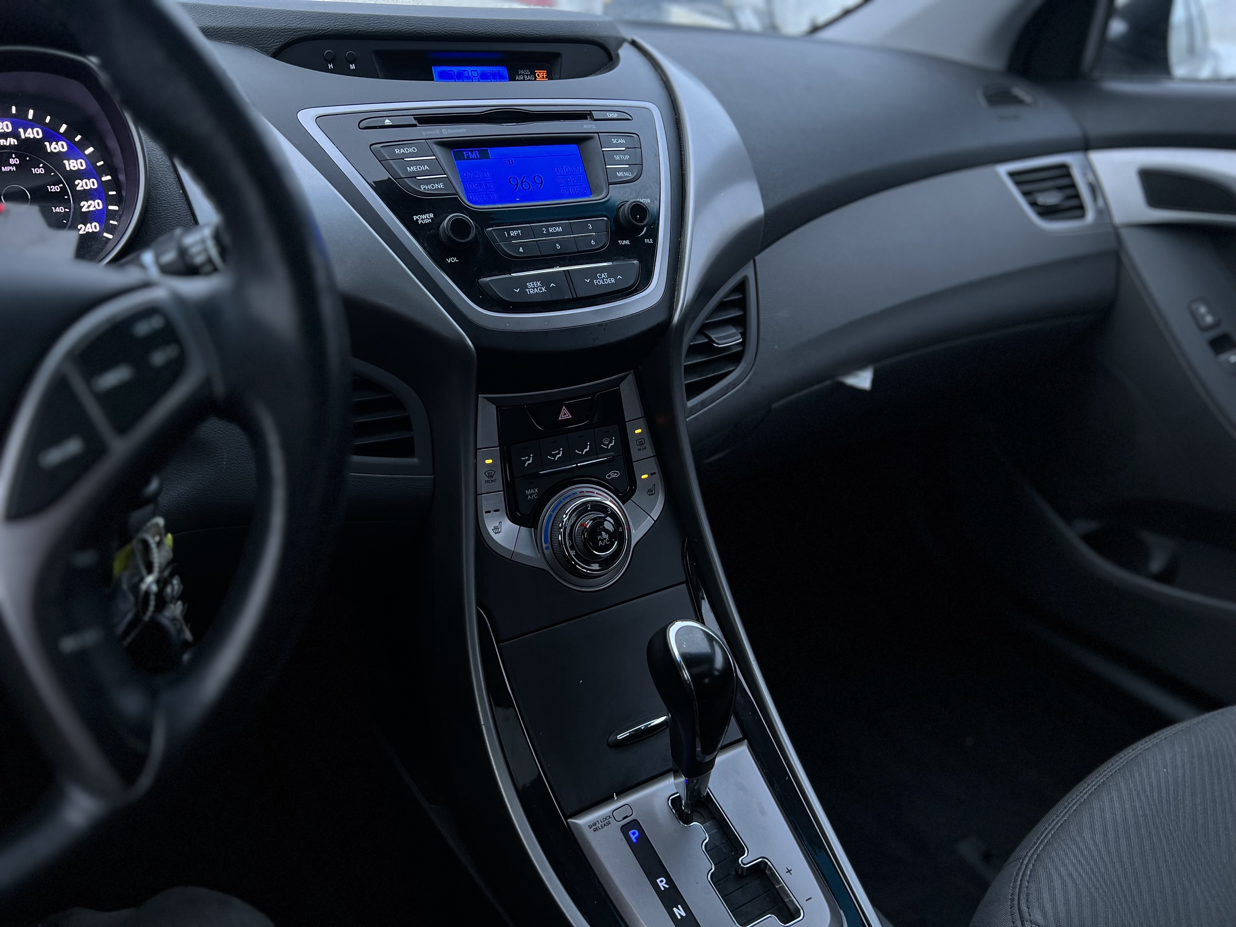 /autocainc/2013-Hyundai-Elantra-06384607346540672.jpg