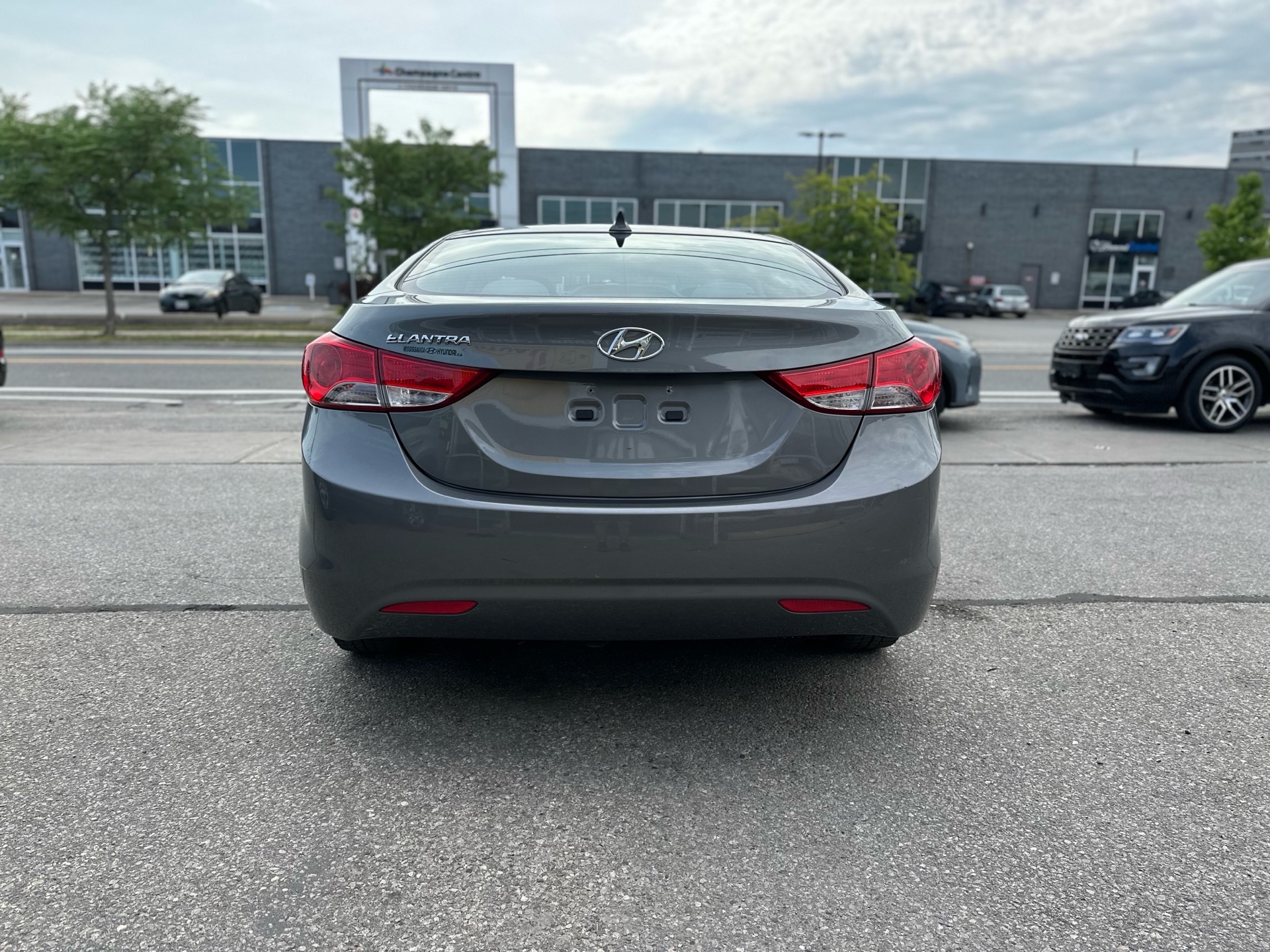 /autocainc/2013-Hyundai-Elantra-1447916632957229.jpg