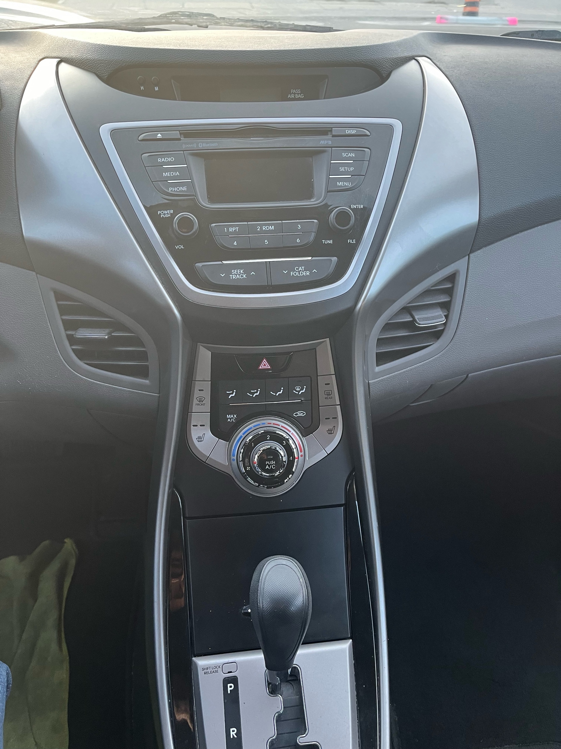 /autocainc/2013-Hyundai-Elantra-9864879440752692.jpg