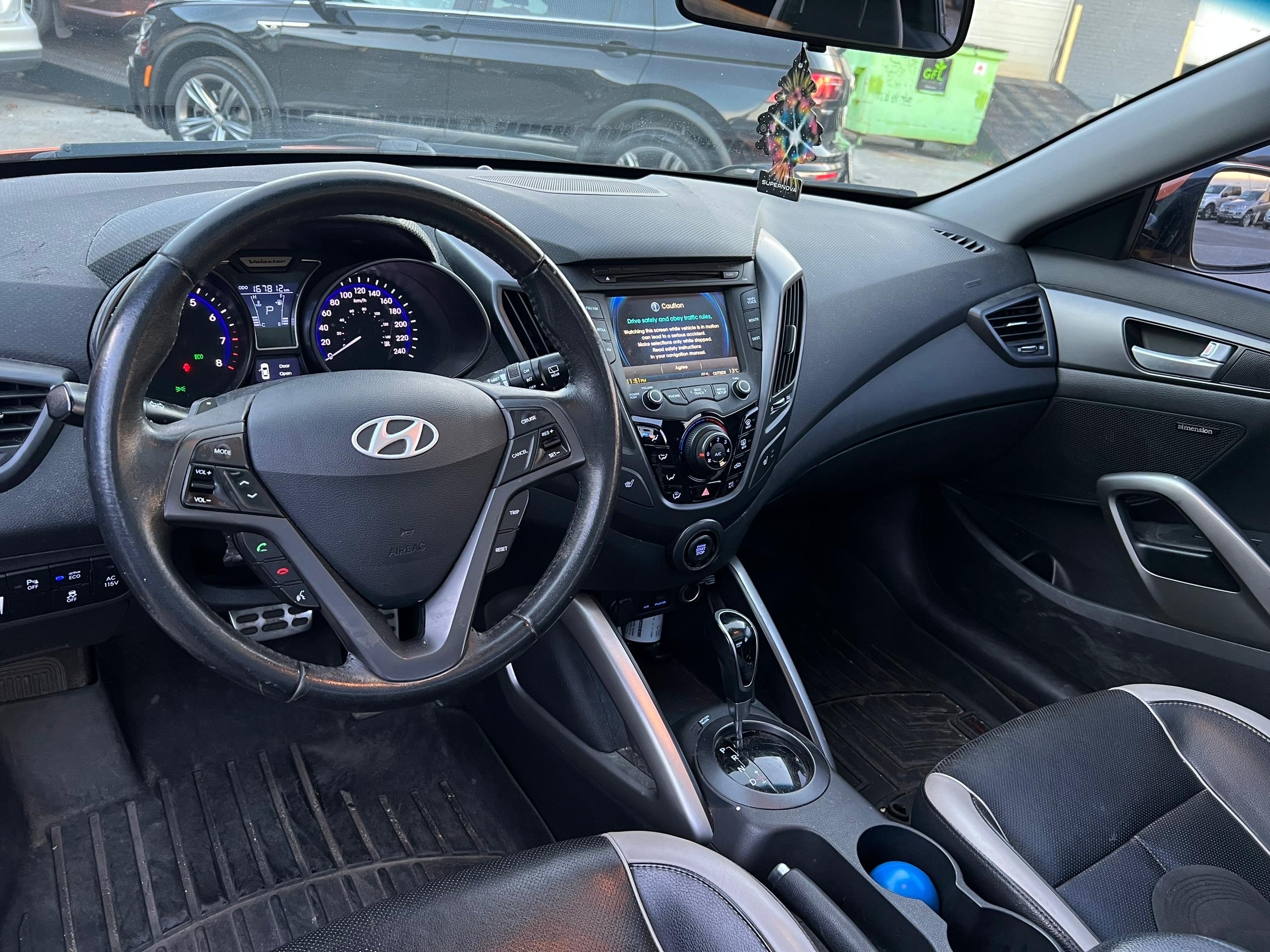 /autocainc/2013-Hyundai-Veloster-7653977967999501.jpg